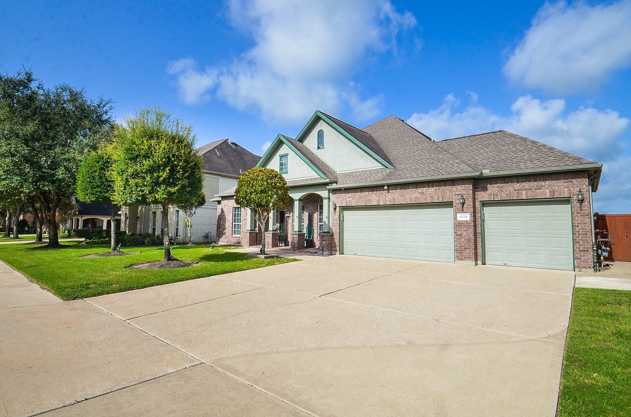 Listing photo 1