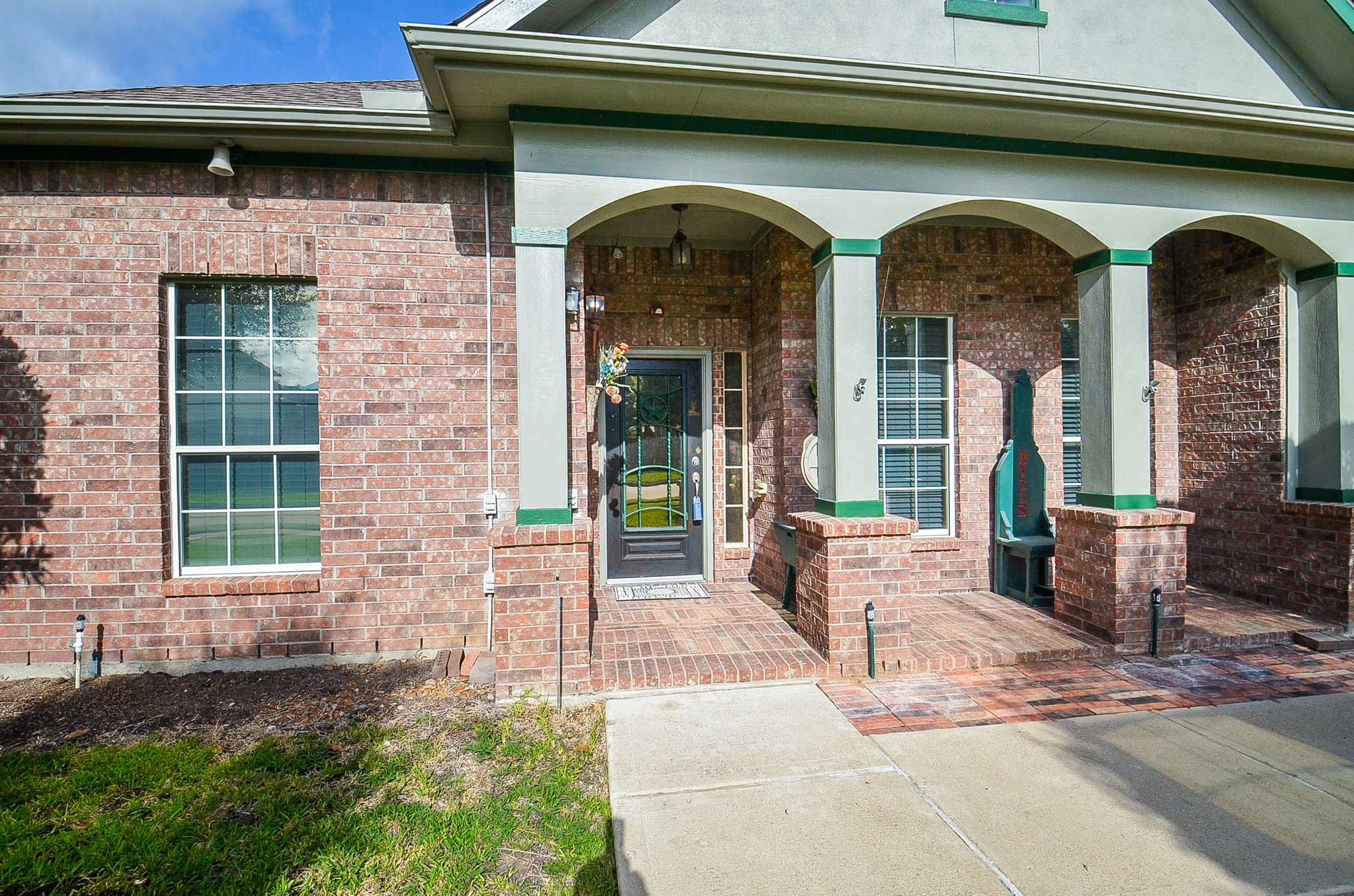 Listing photo 1