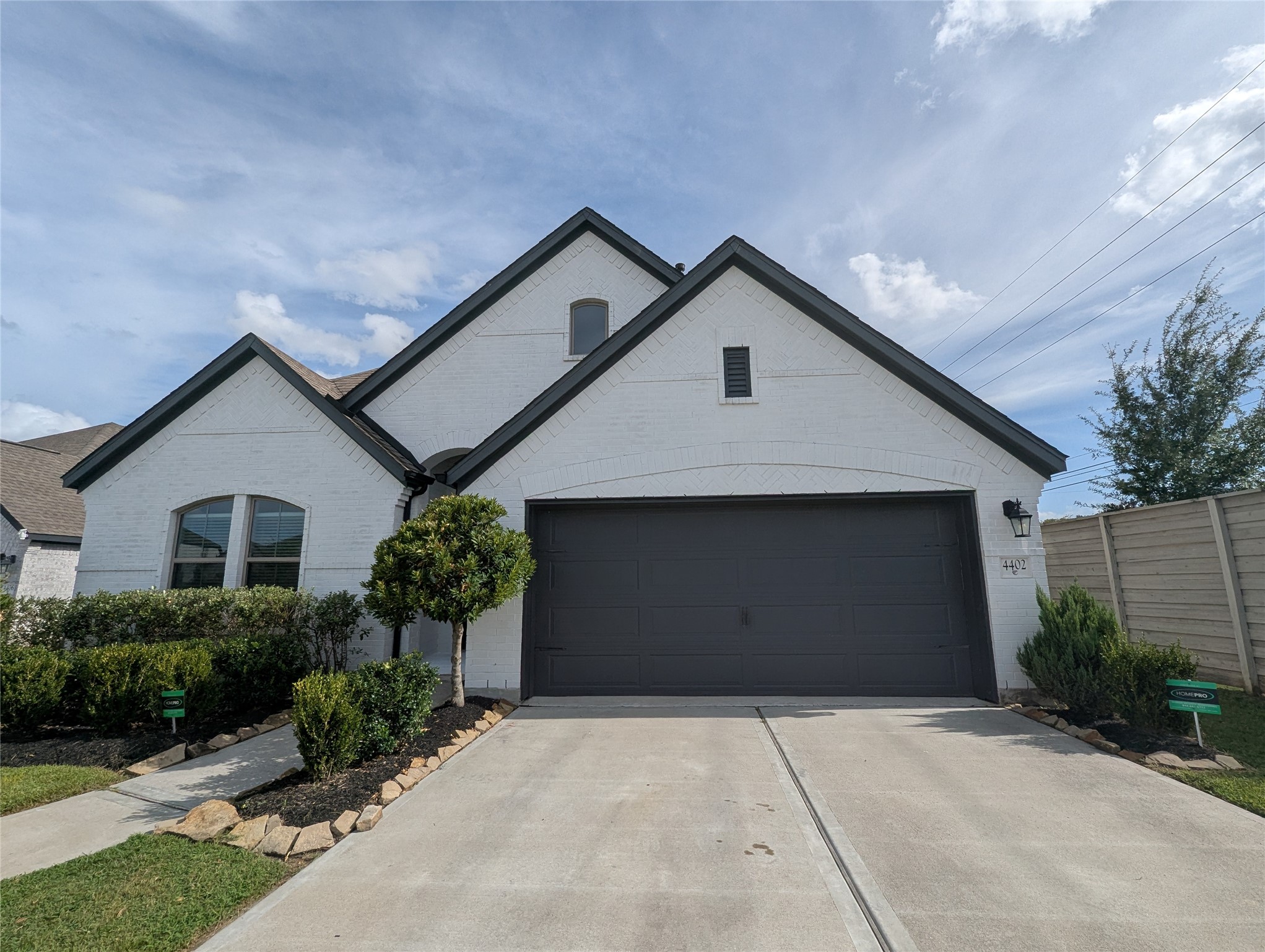 Listing photo 1