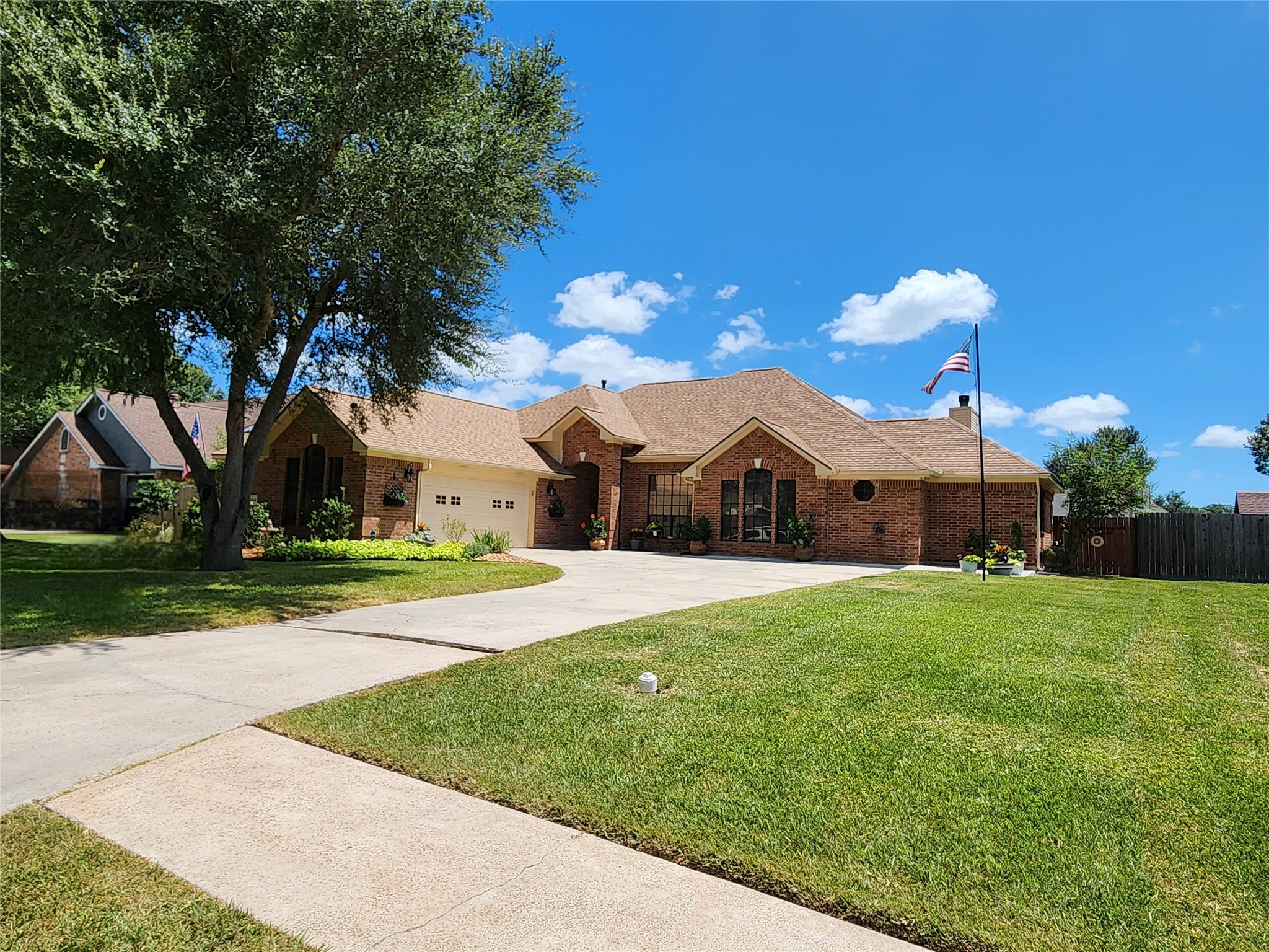 Listing photo 1