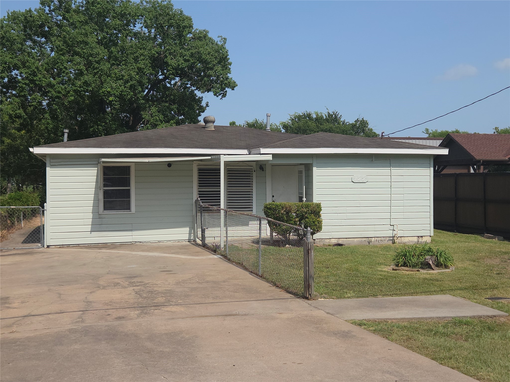 Listing photo 1