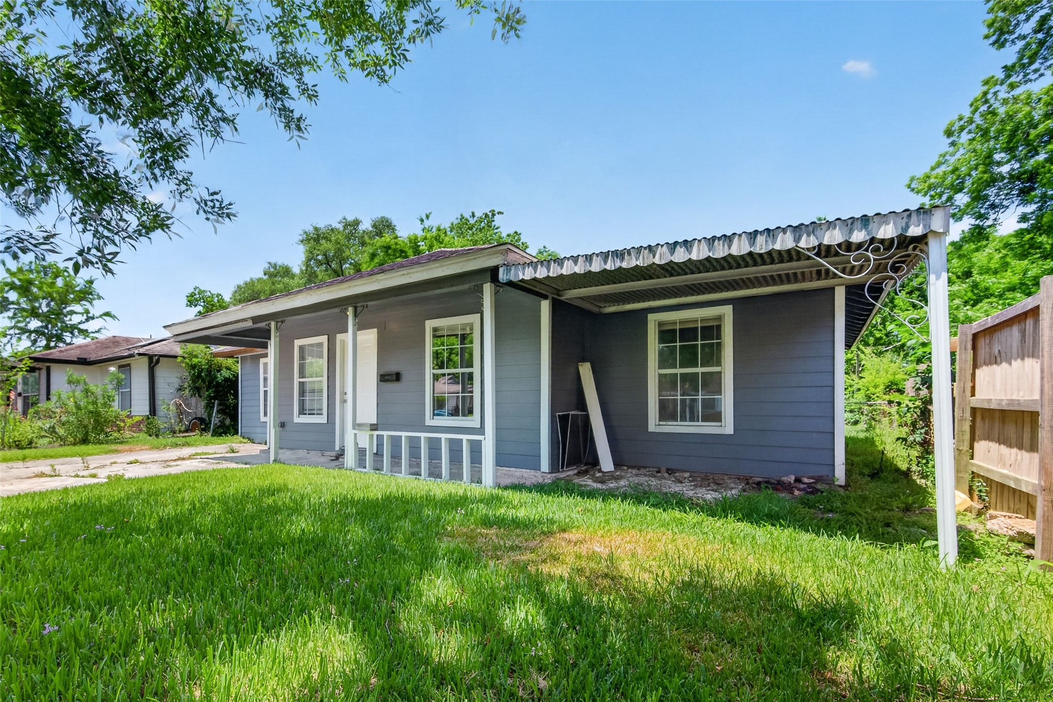 Listing photo 1
