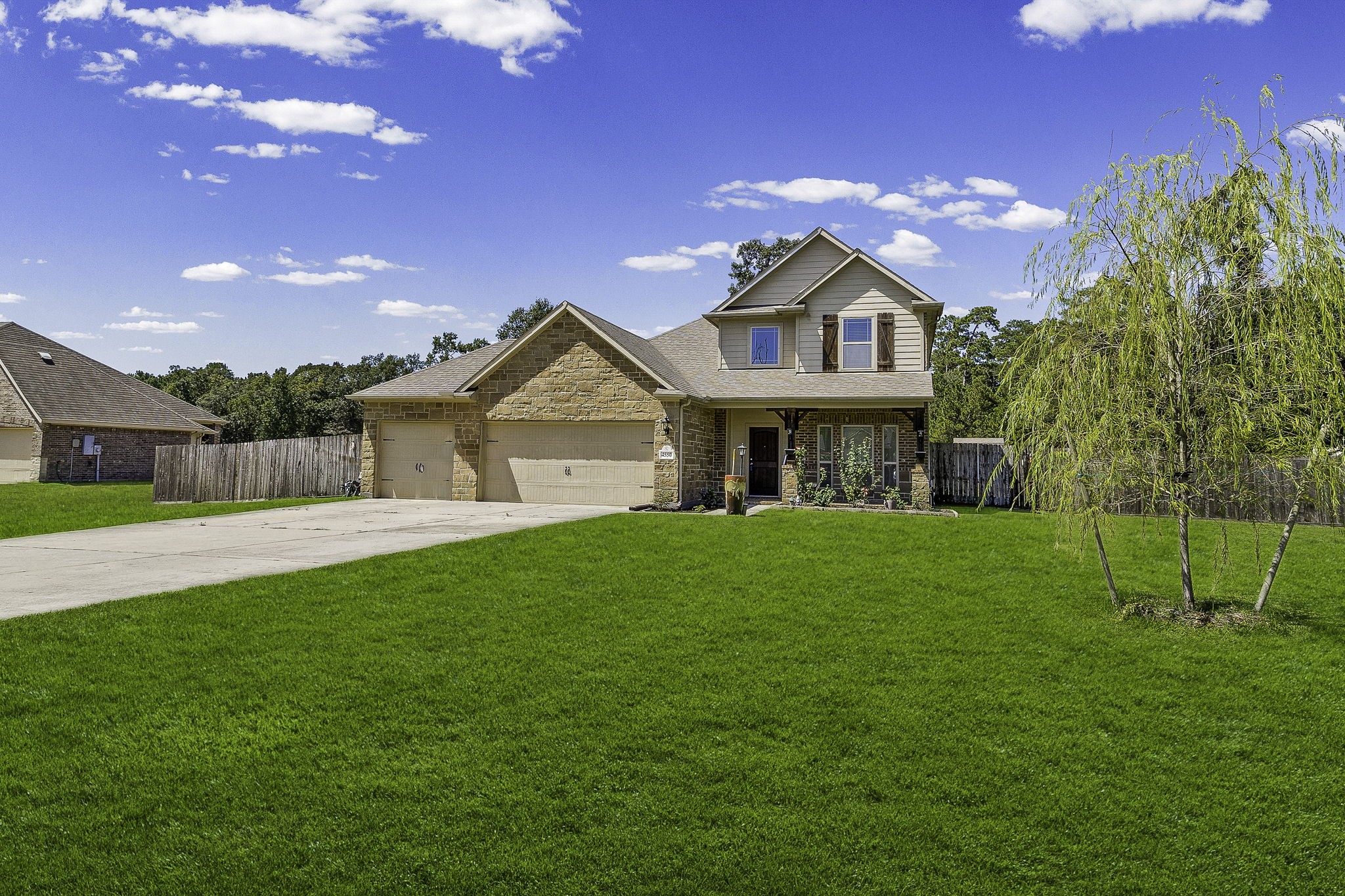 Listing photo 2