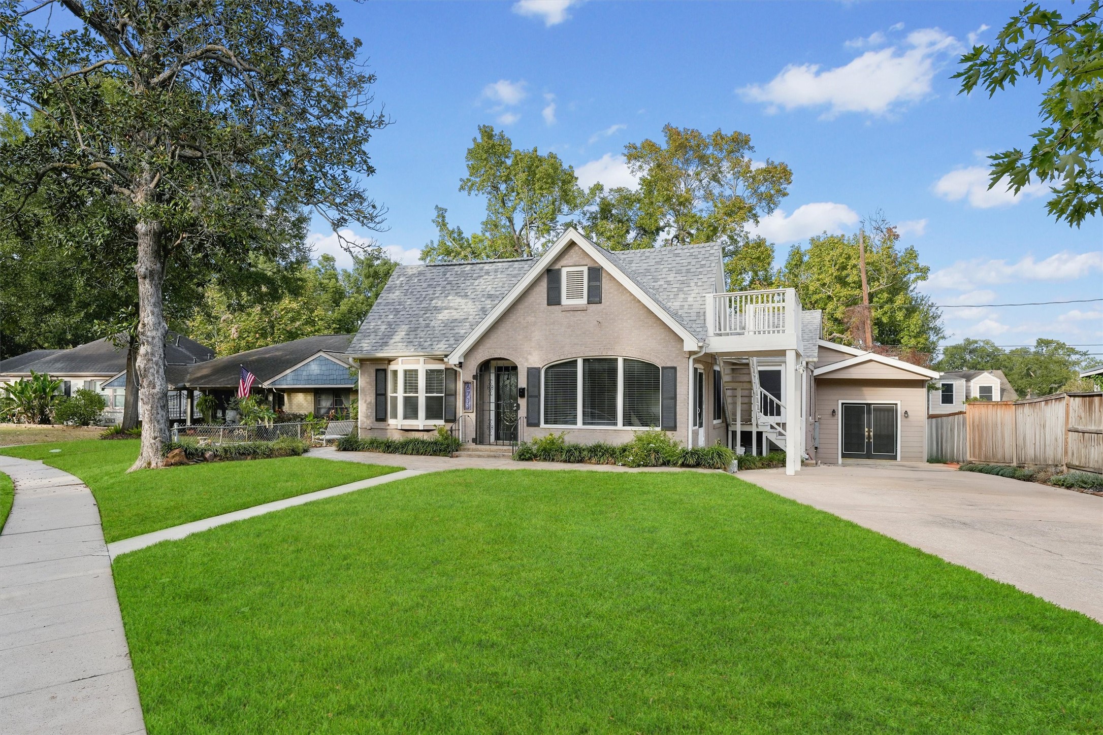 Listing photo 1