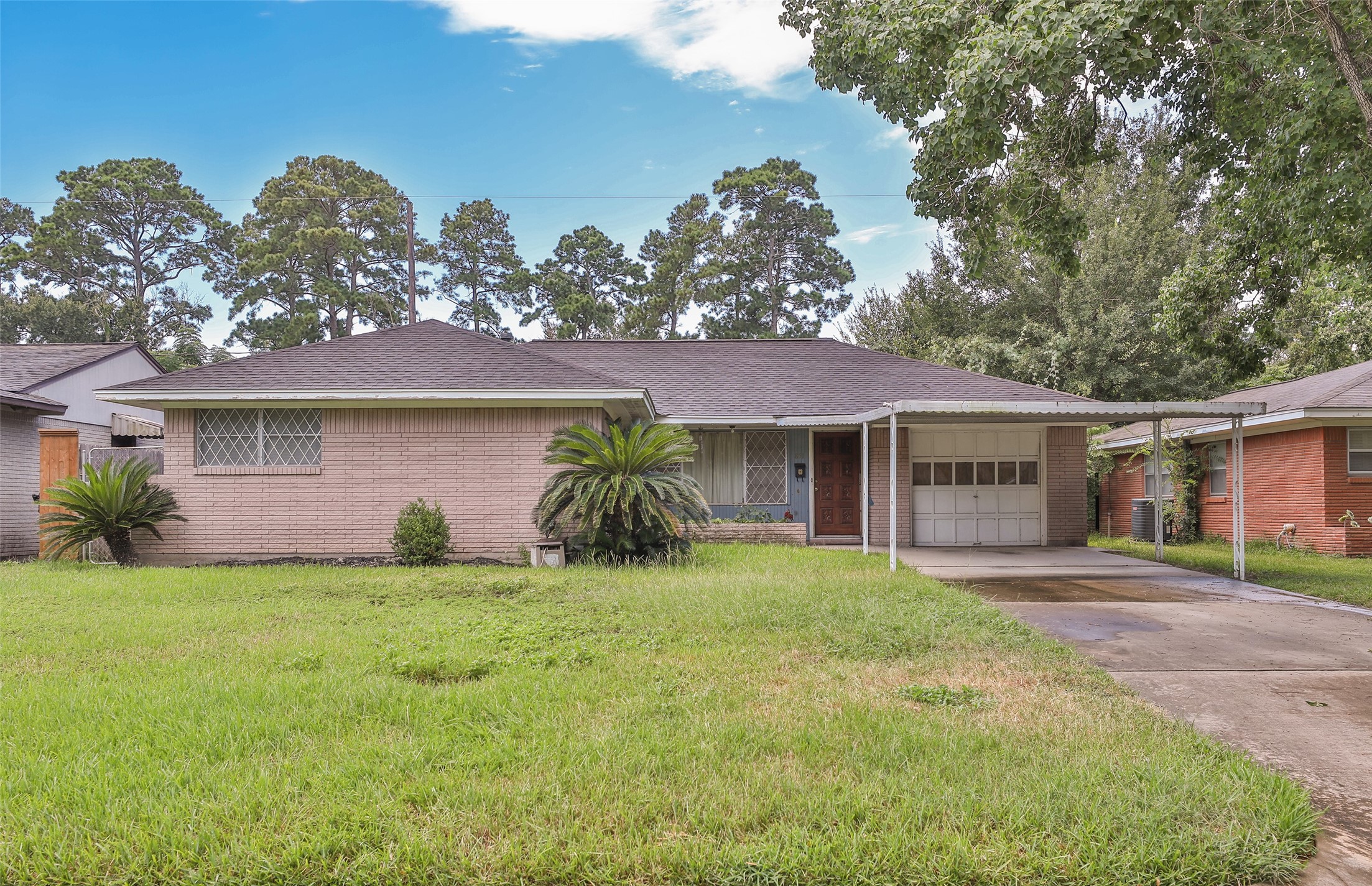 Listing photo 1