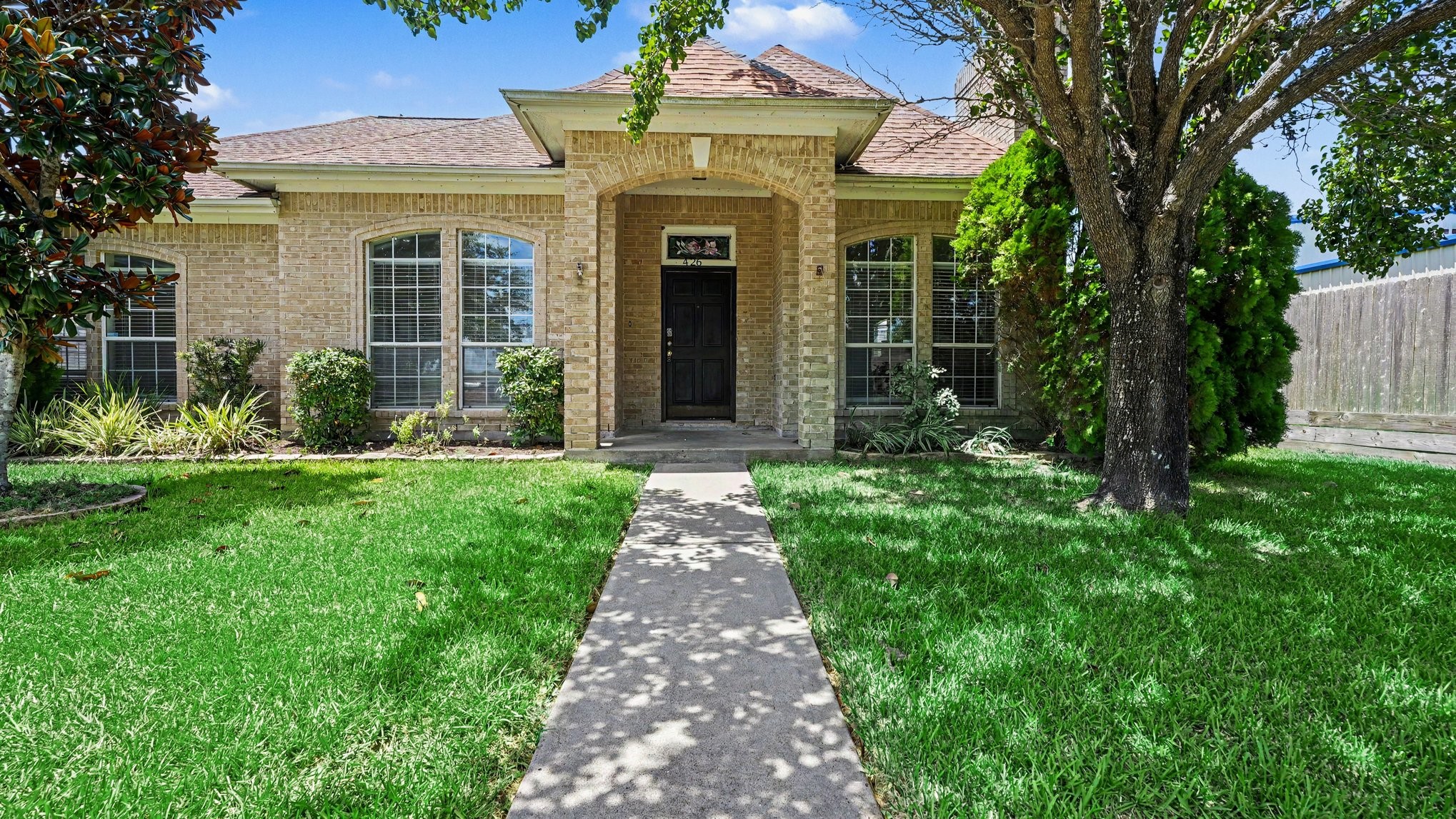 Listing photo 1