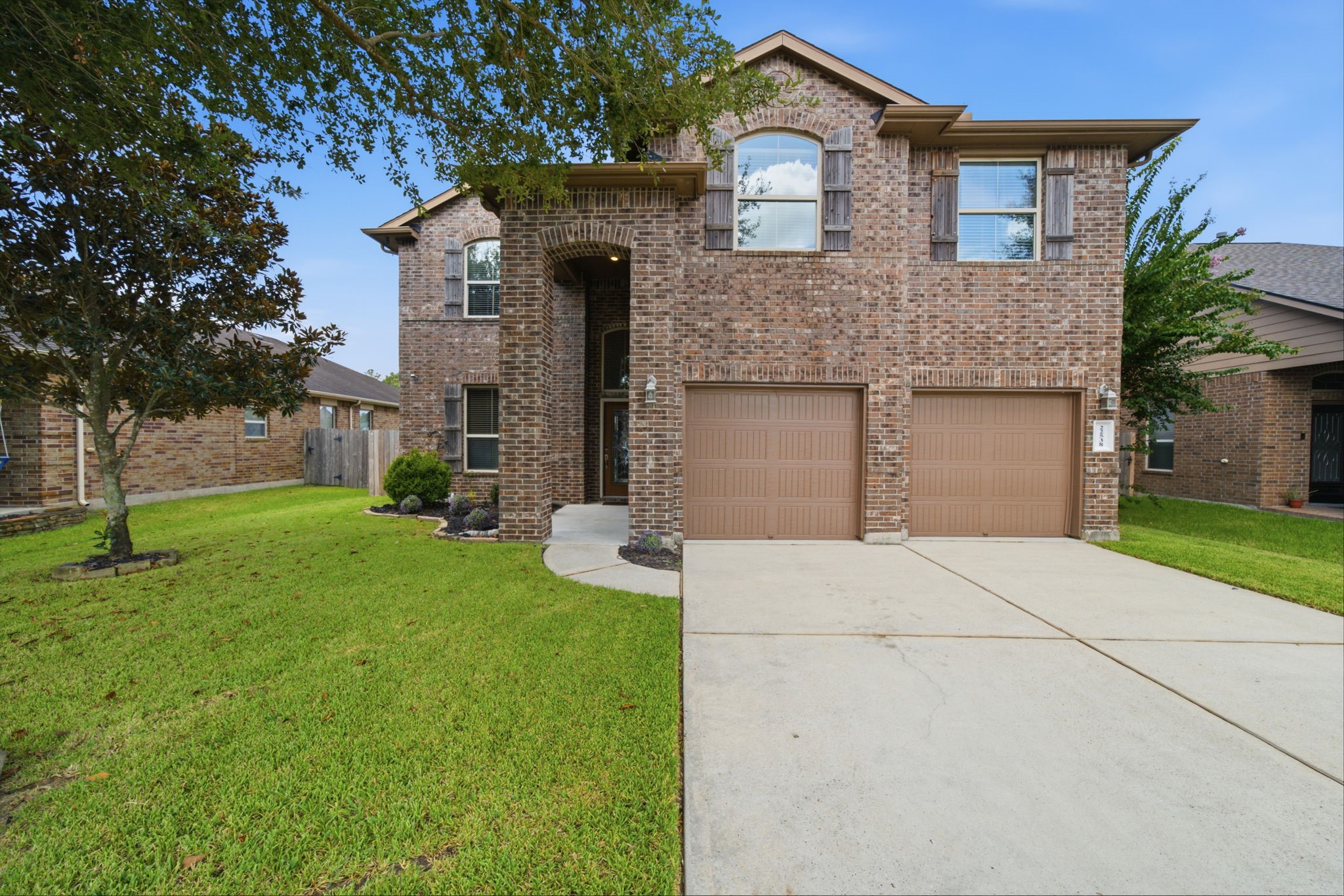 Listing photo 2