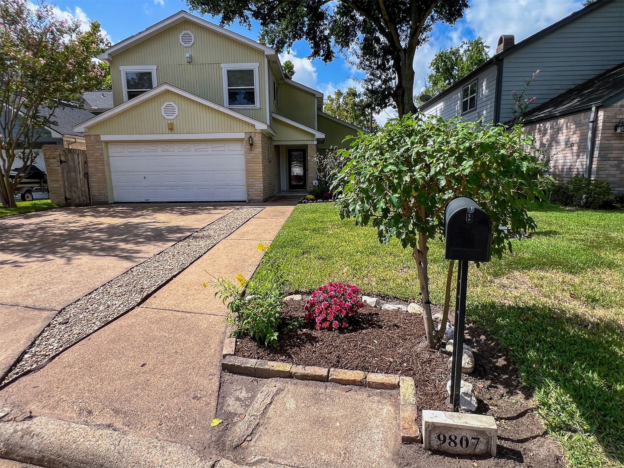 Listing photo 1