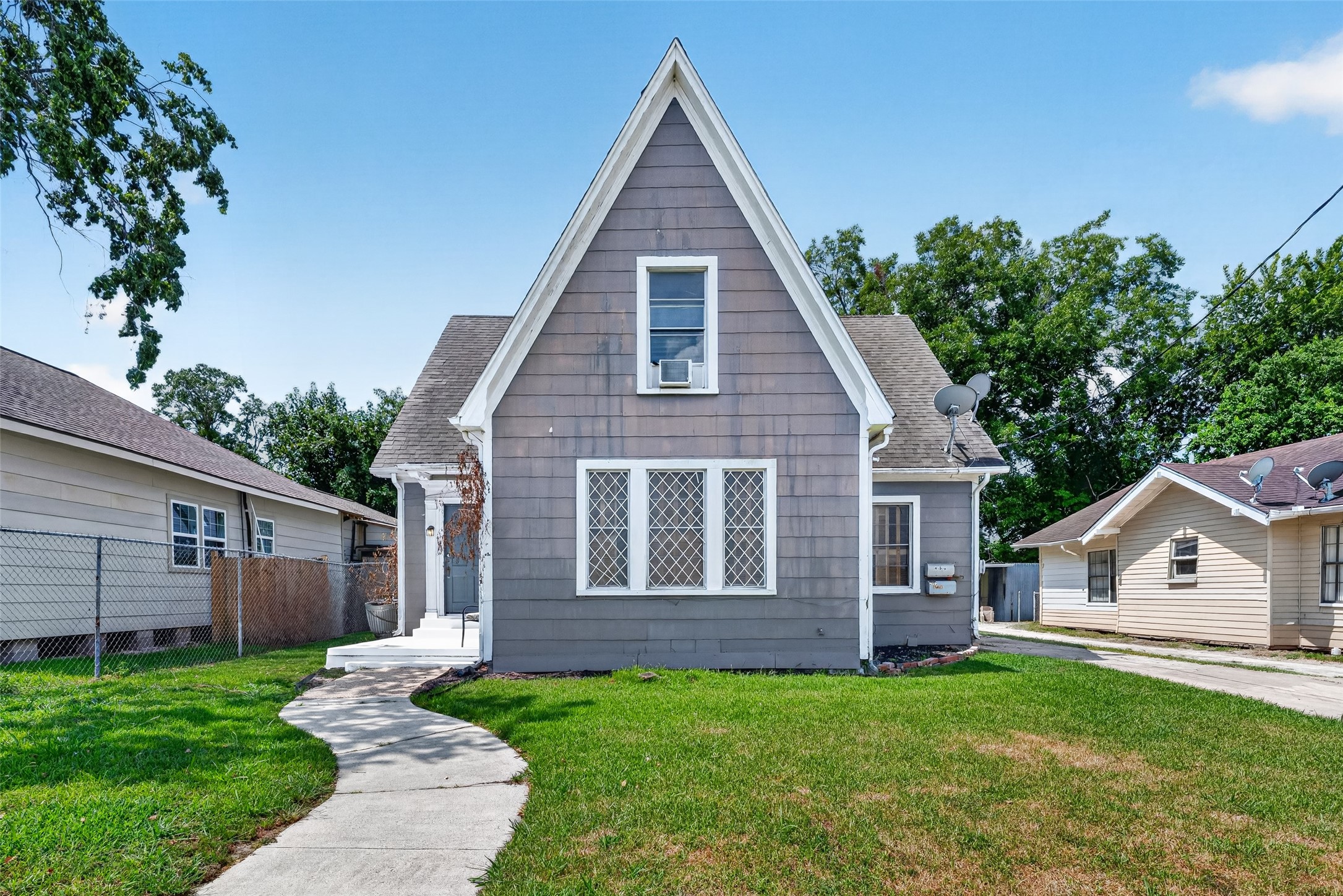 Listing photo 1