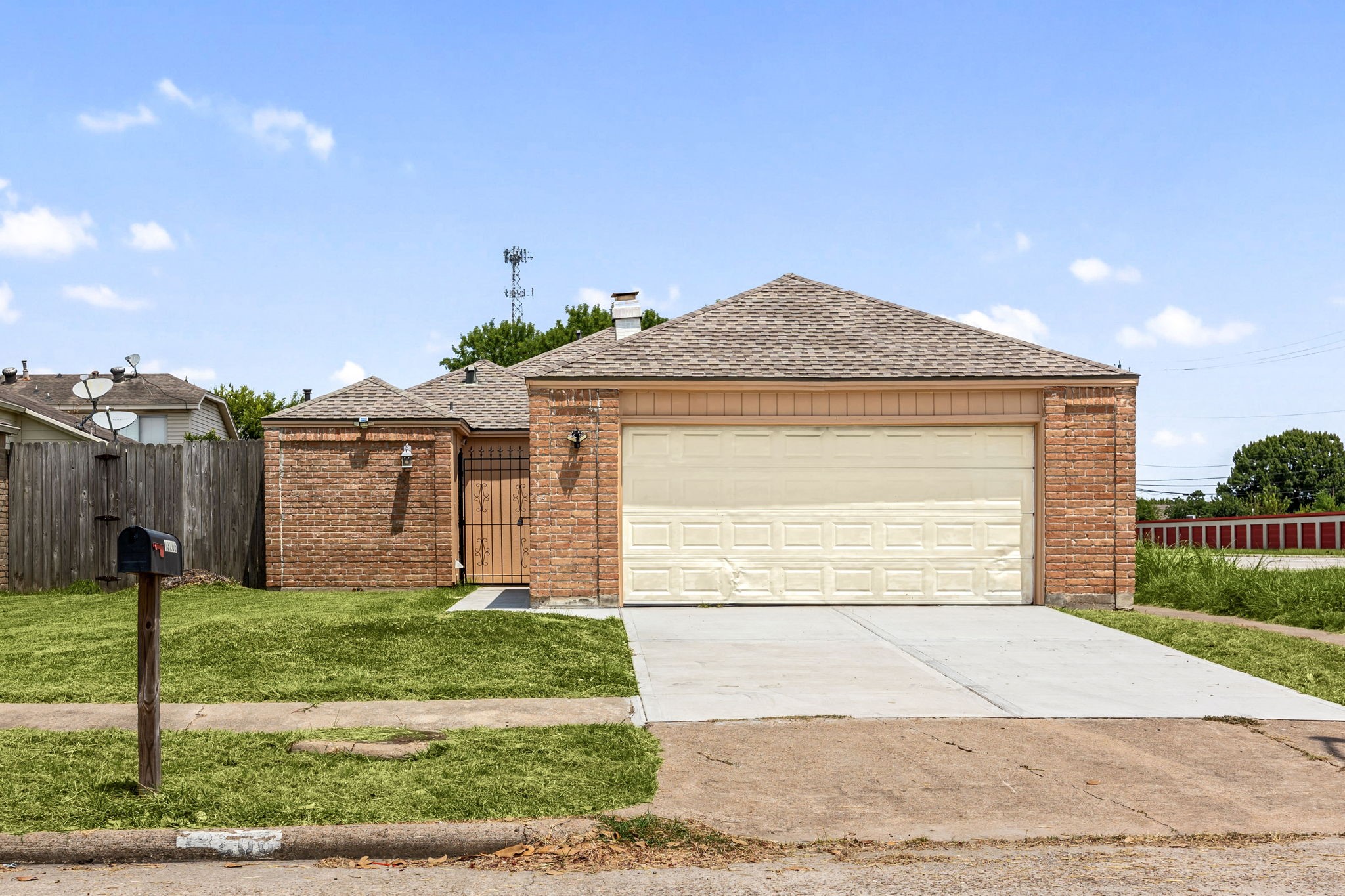 Listing photo 3