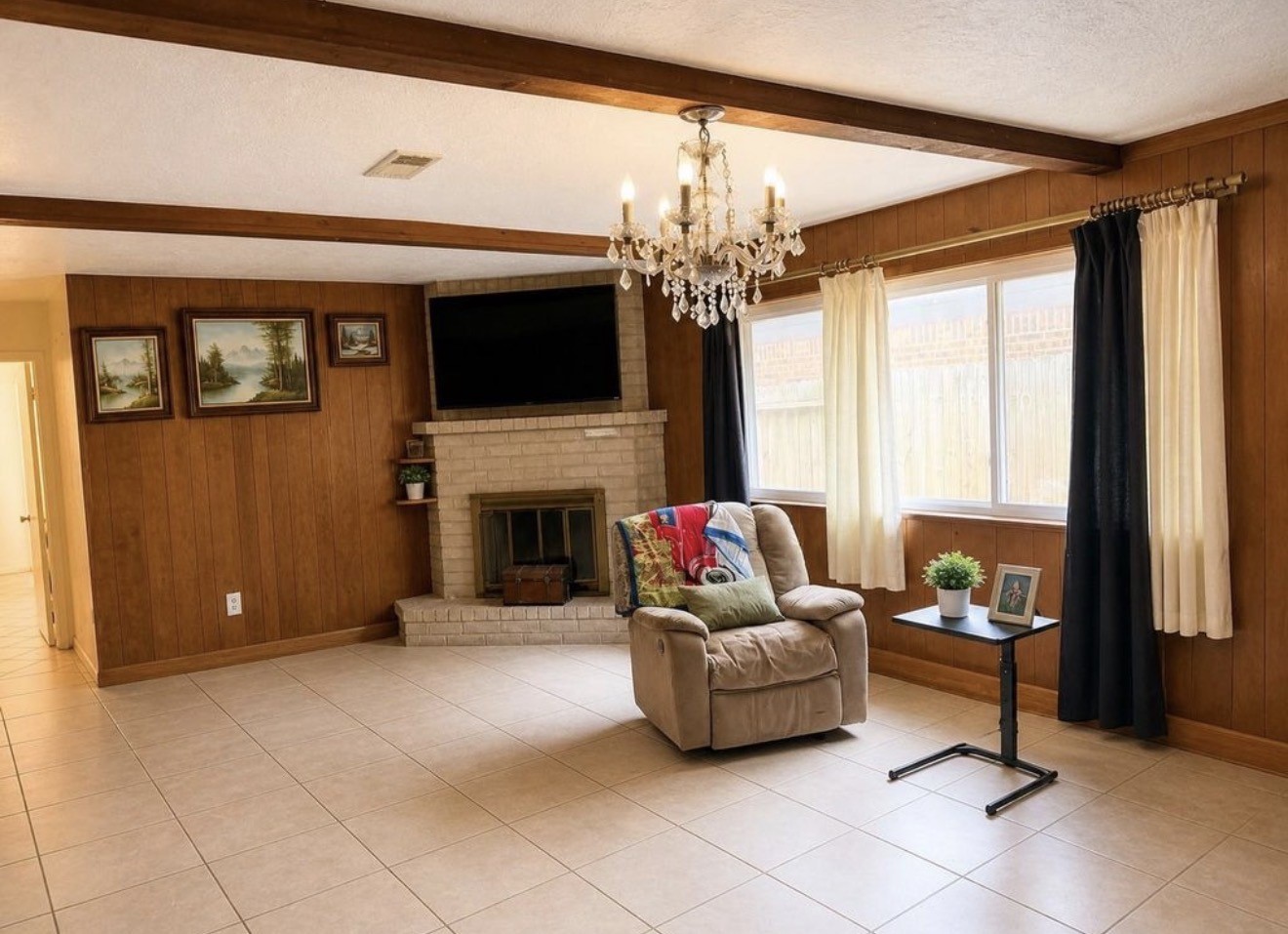 Listing photo 2