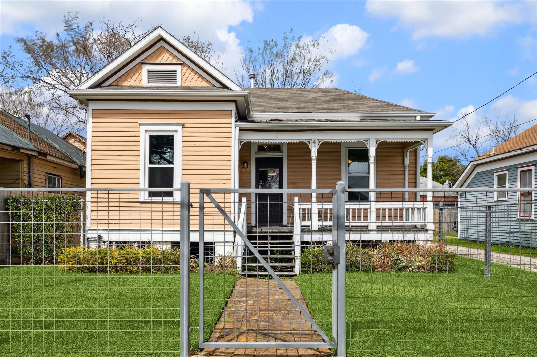 Listing photo 1