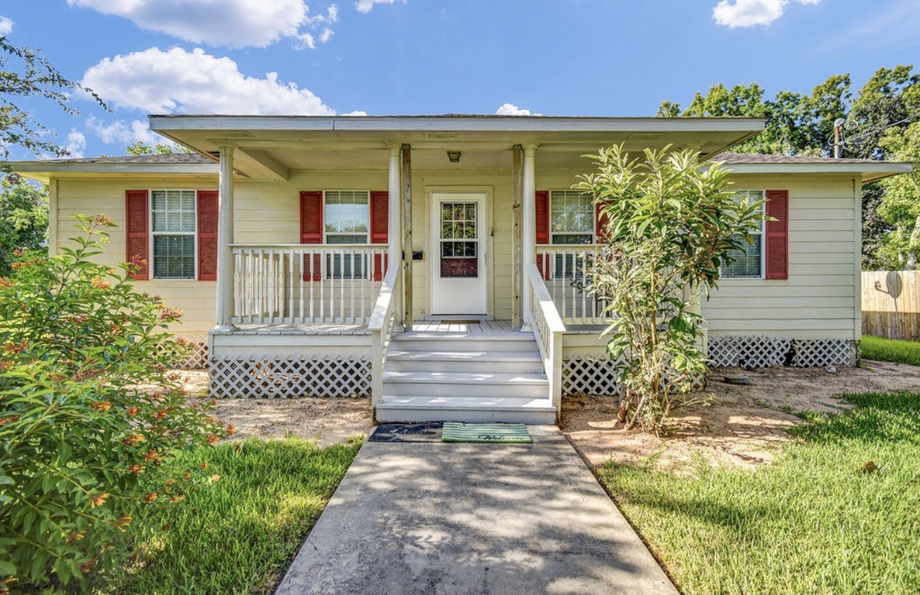 Listing photo 1
