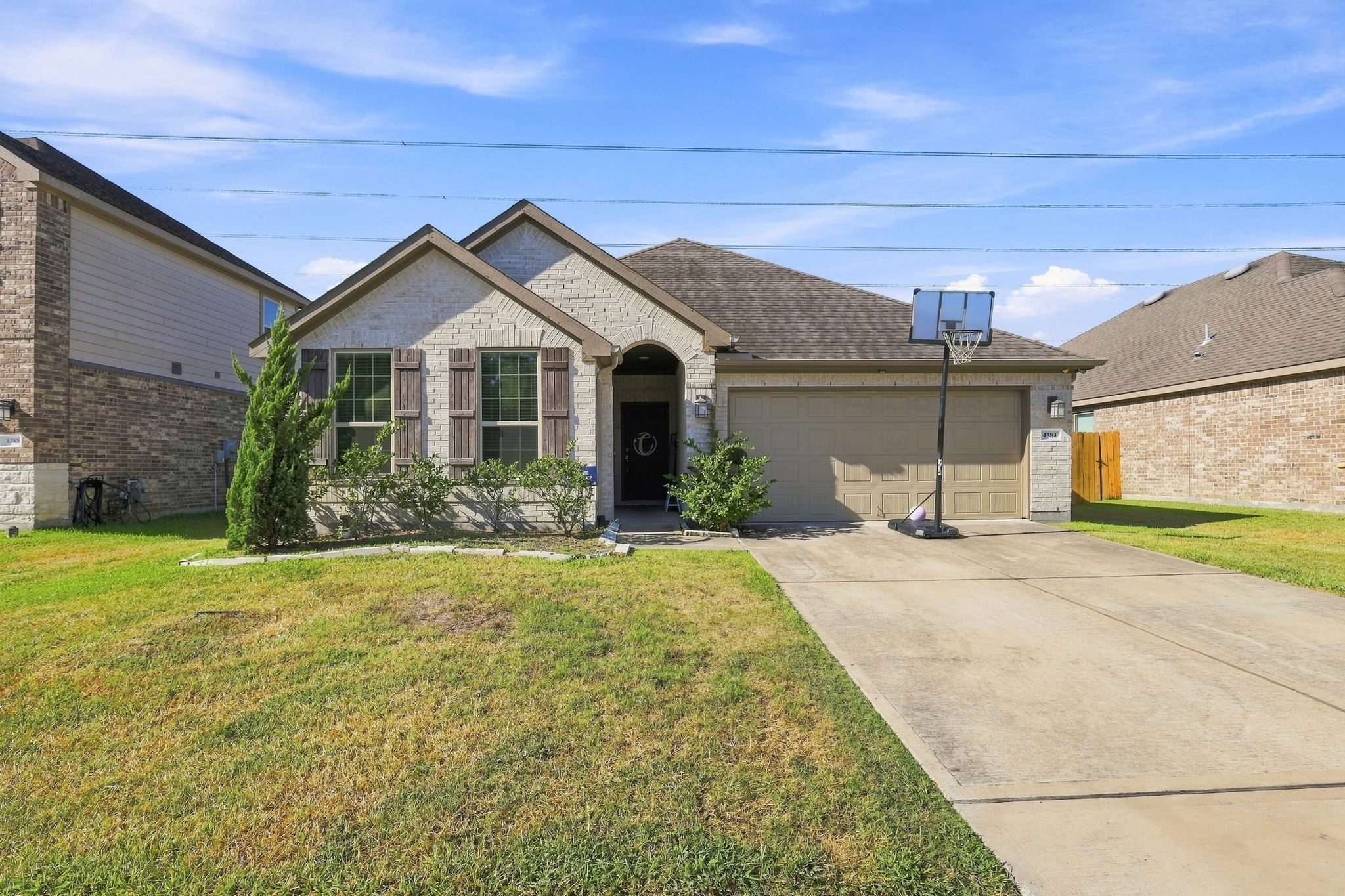 Listing photo 1