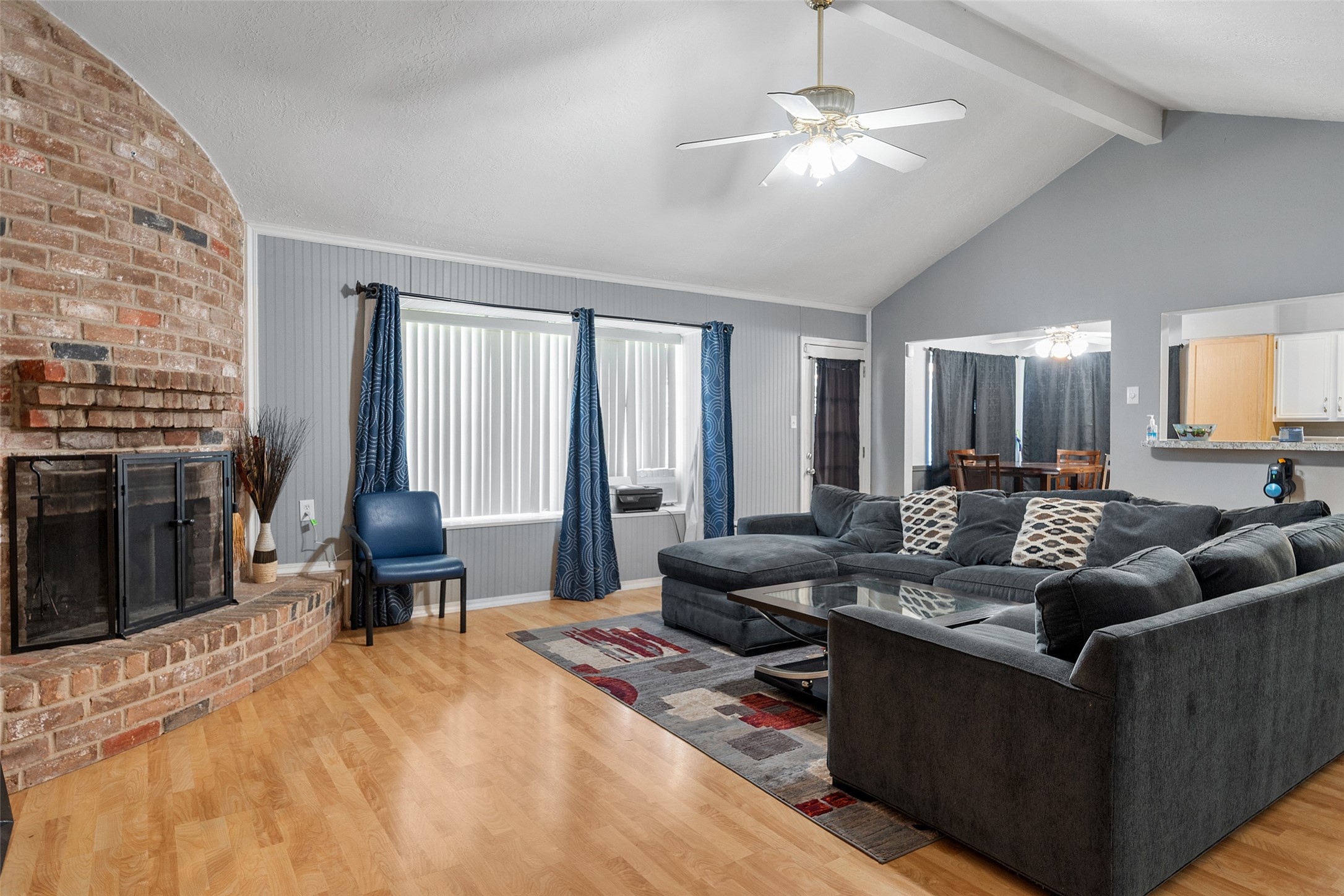 Listing photo 1