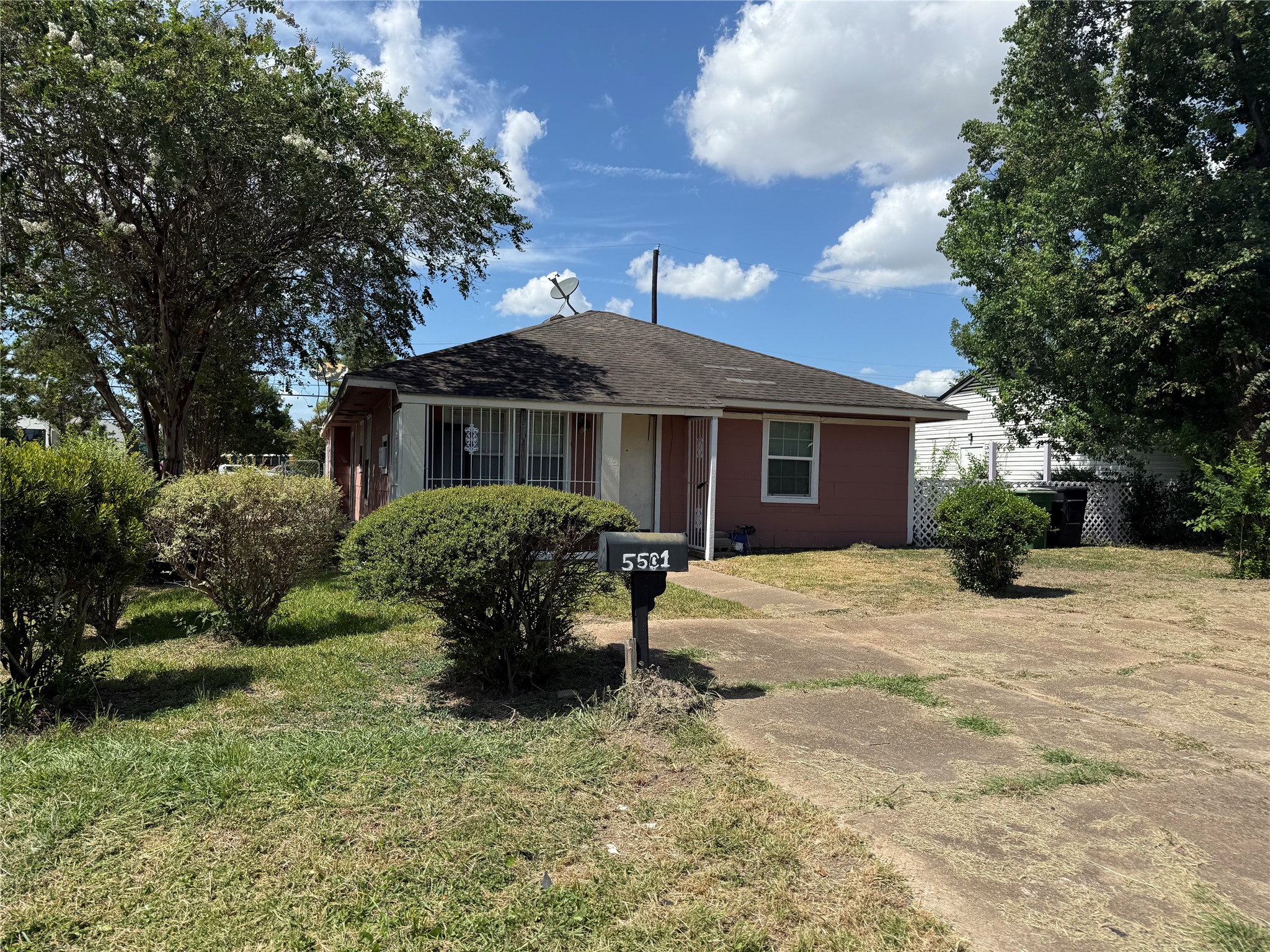 Listing photo 1
