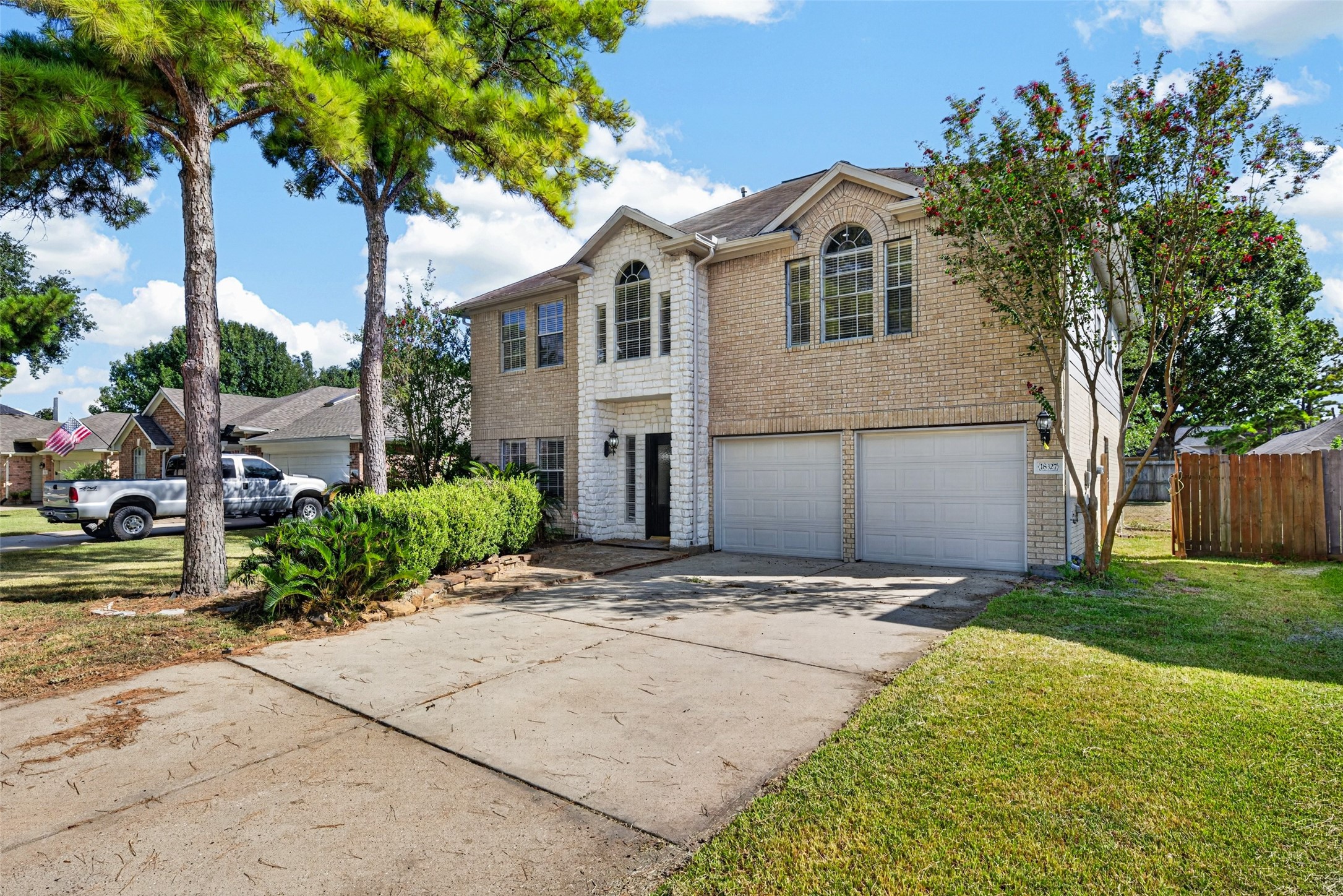 Listing photo 2