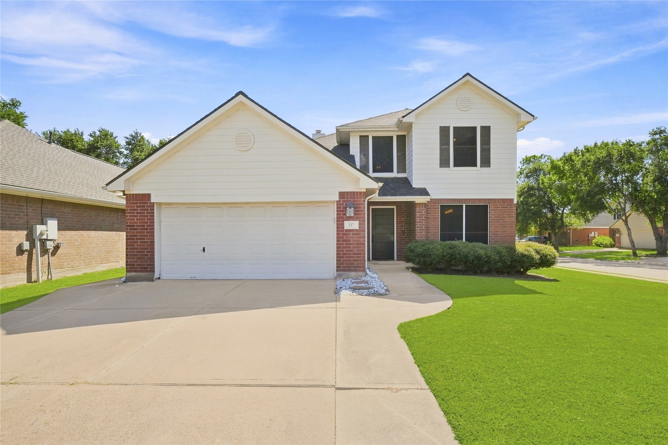 Listing photo 1