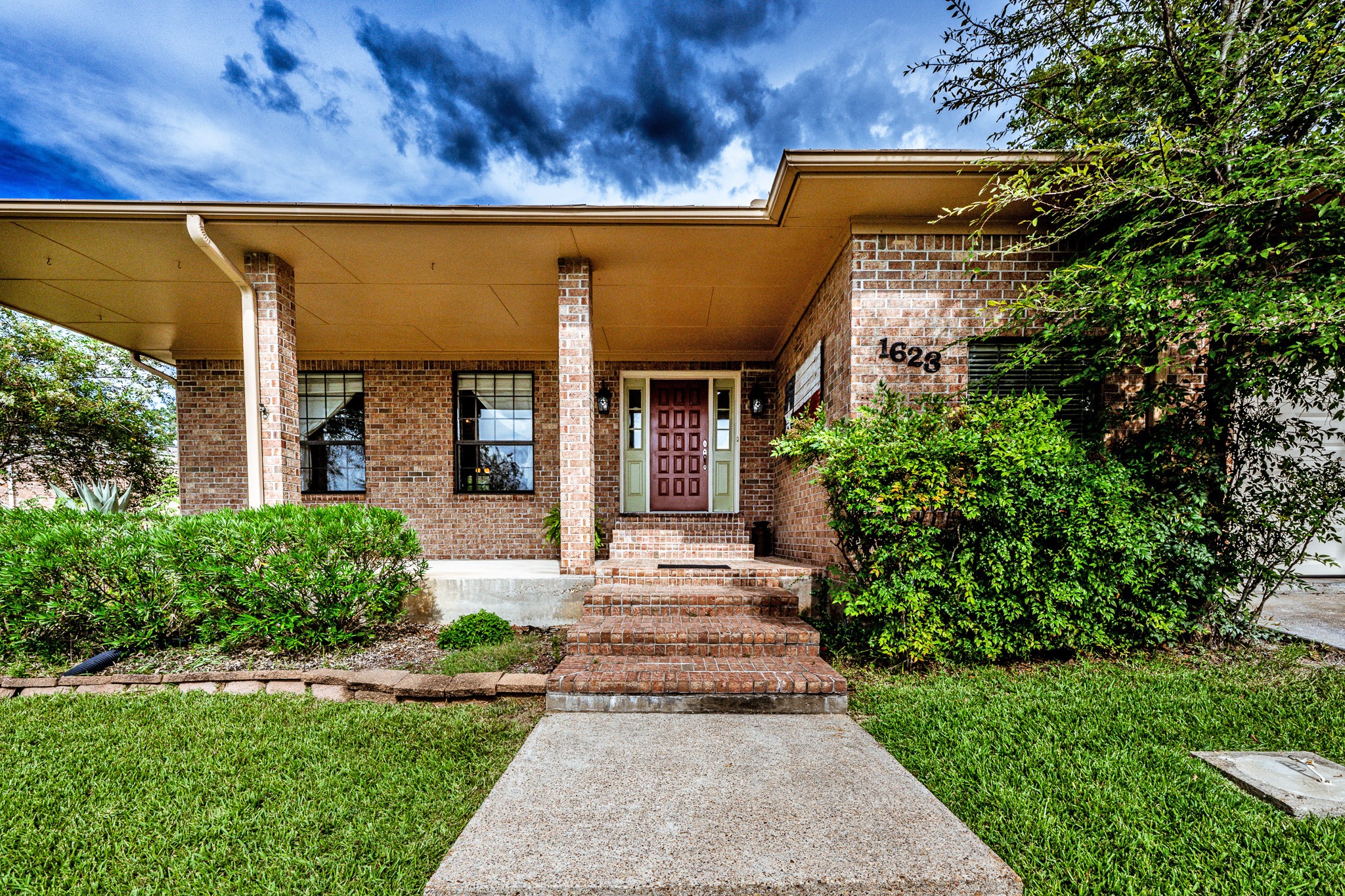Listing photo 1