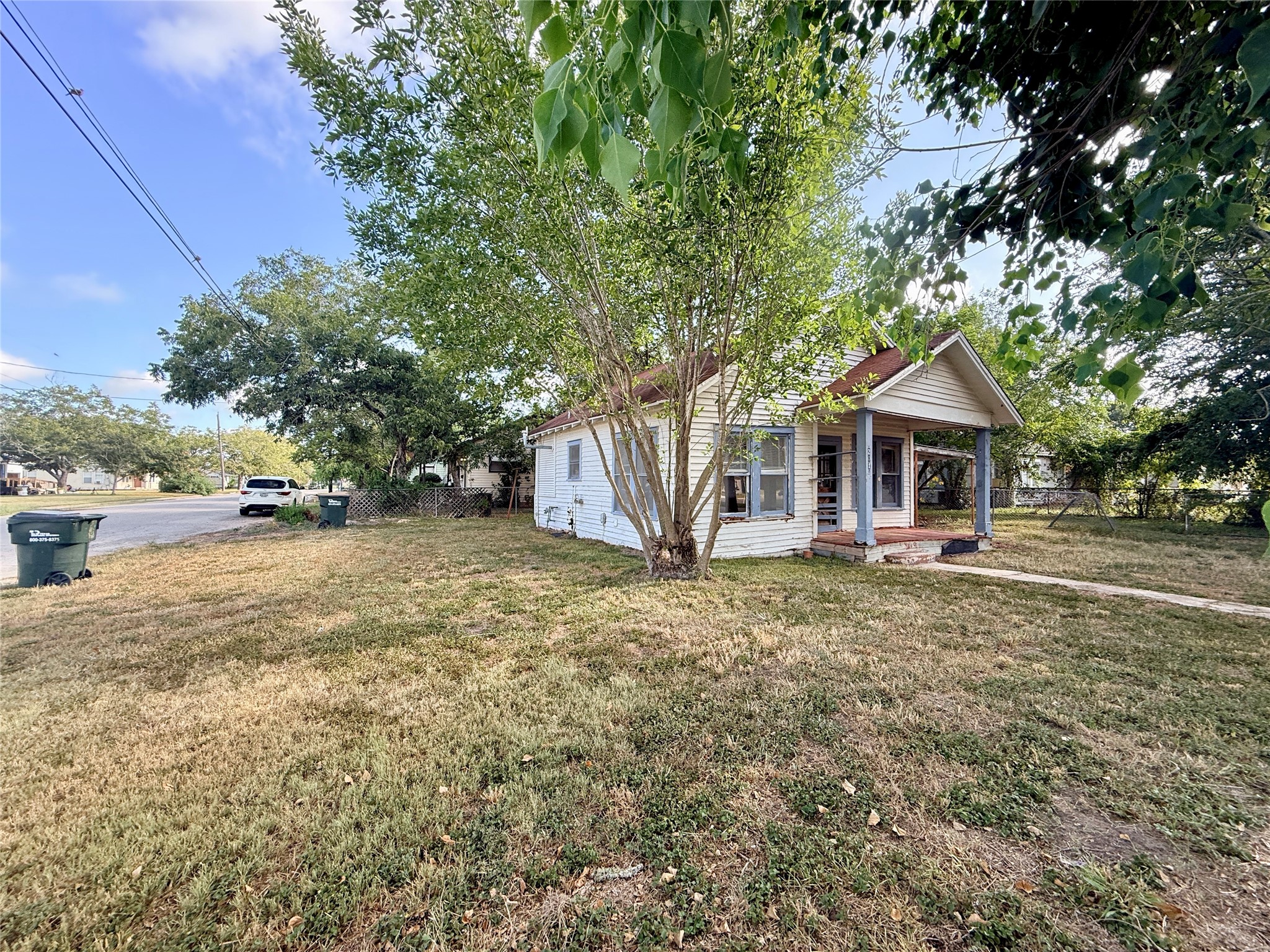 Listing photo 1