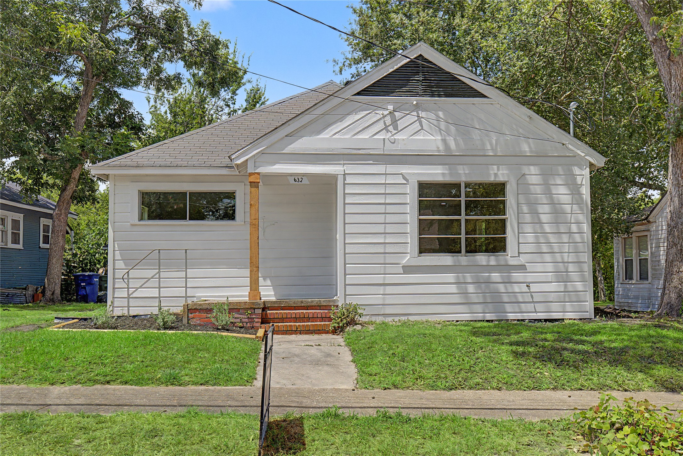 Listing photo 1