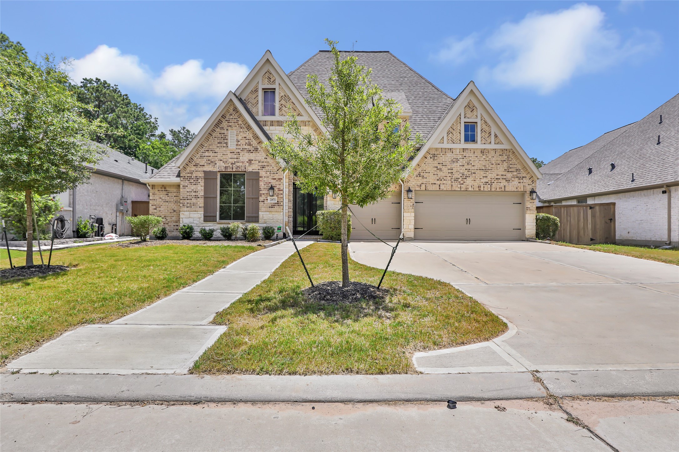 Listing photo 1