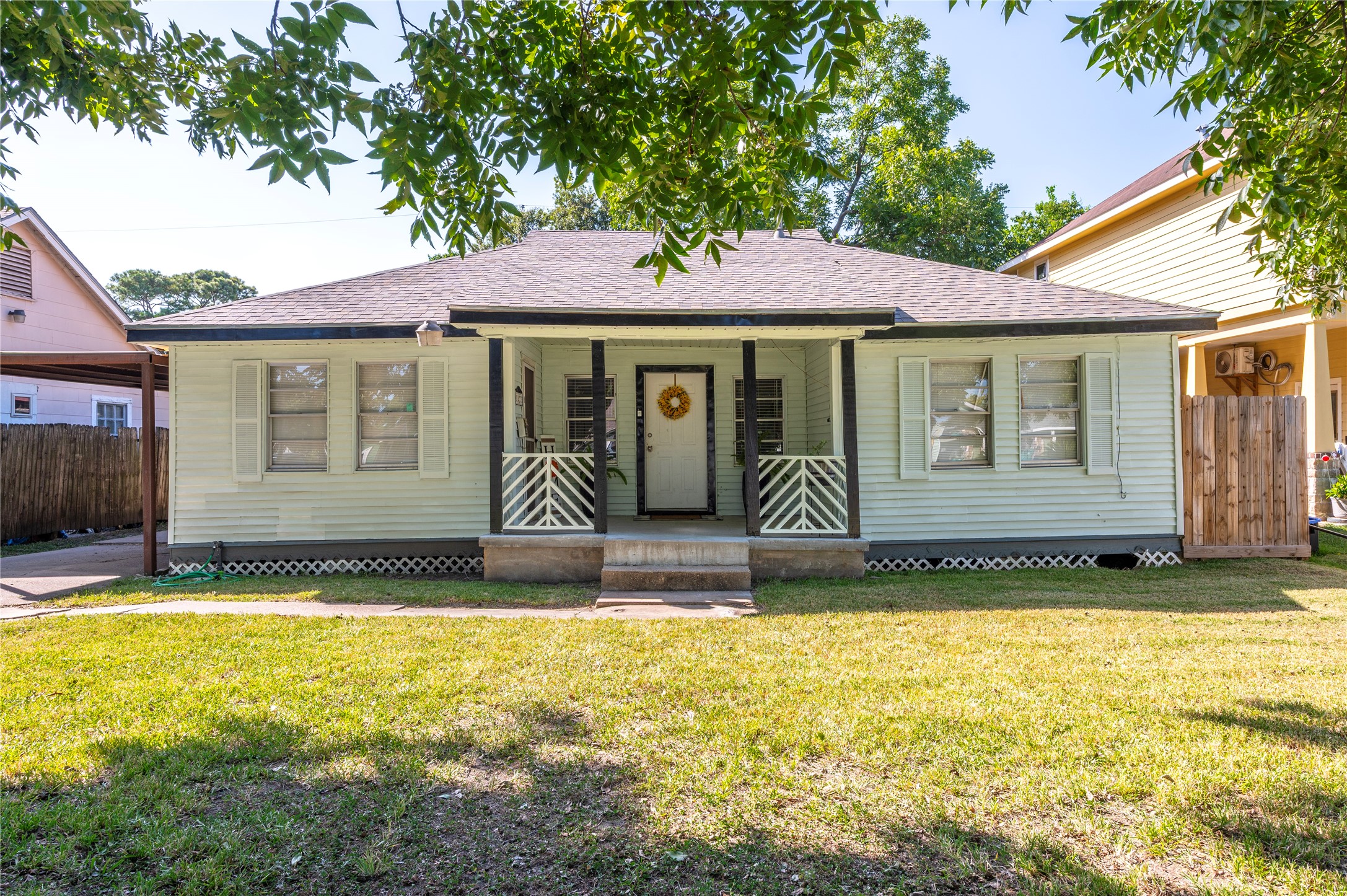 Listing photo 1