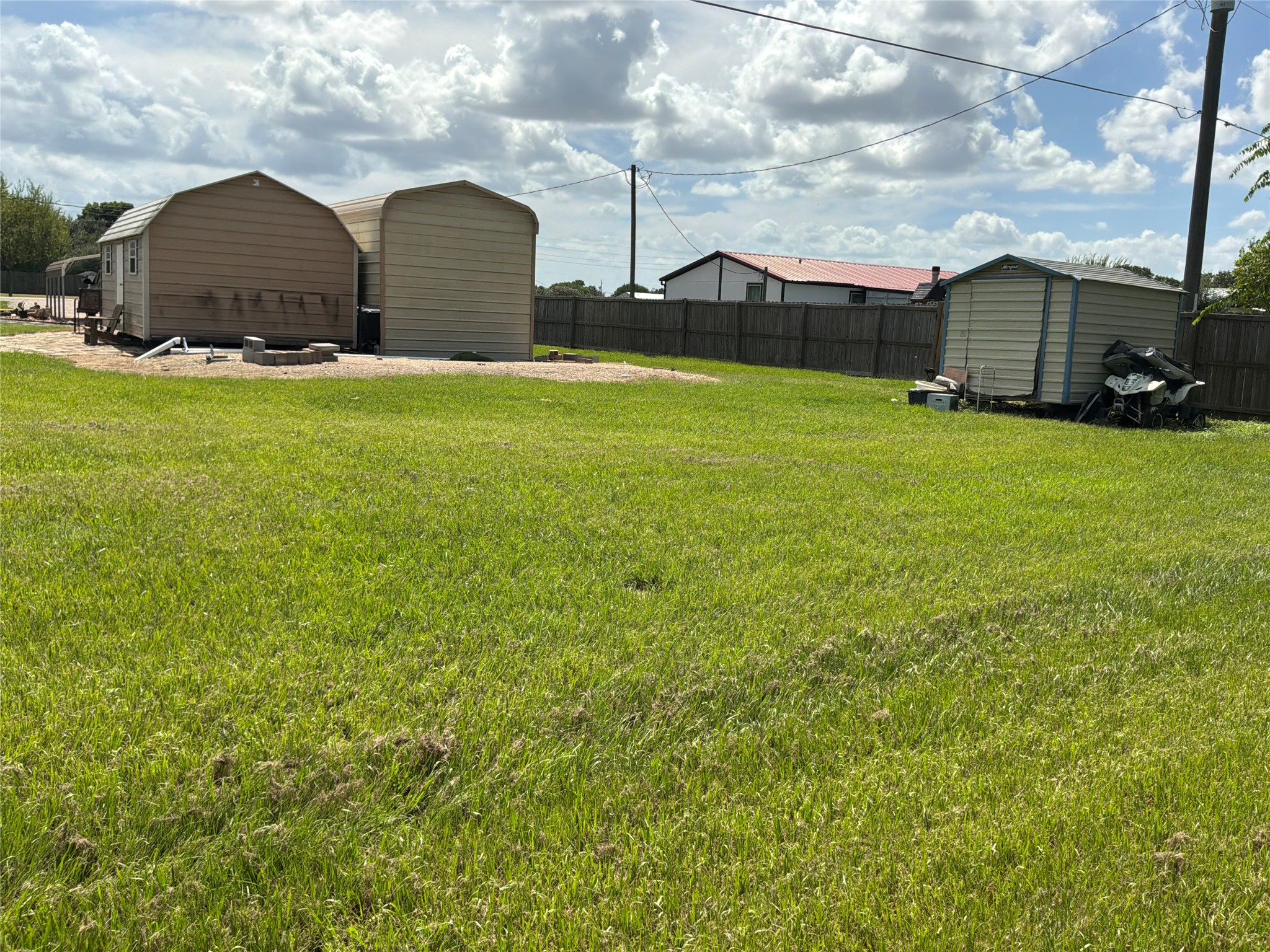 Listing photo 3