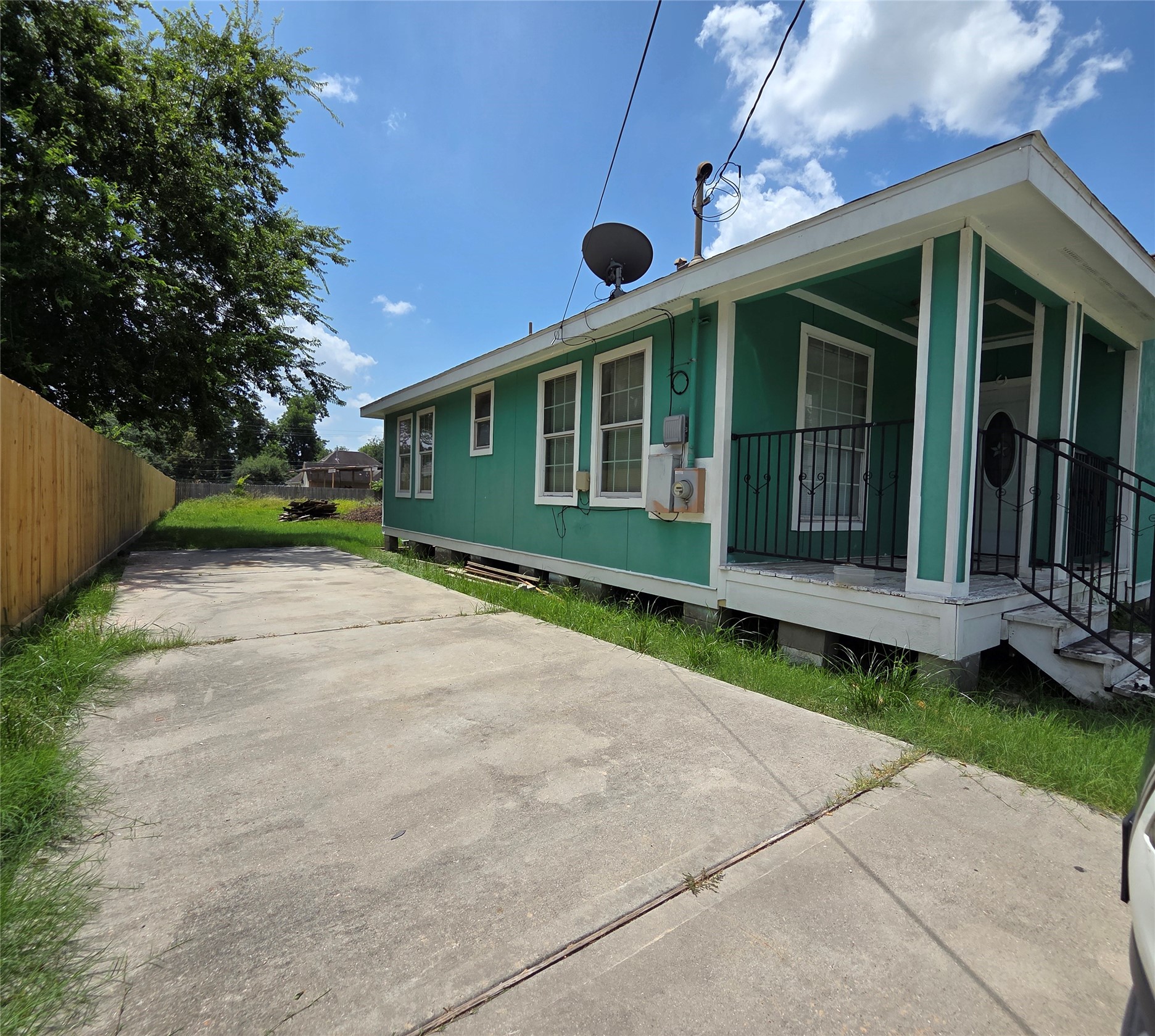 Listing photo 3