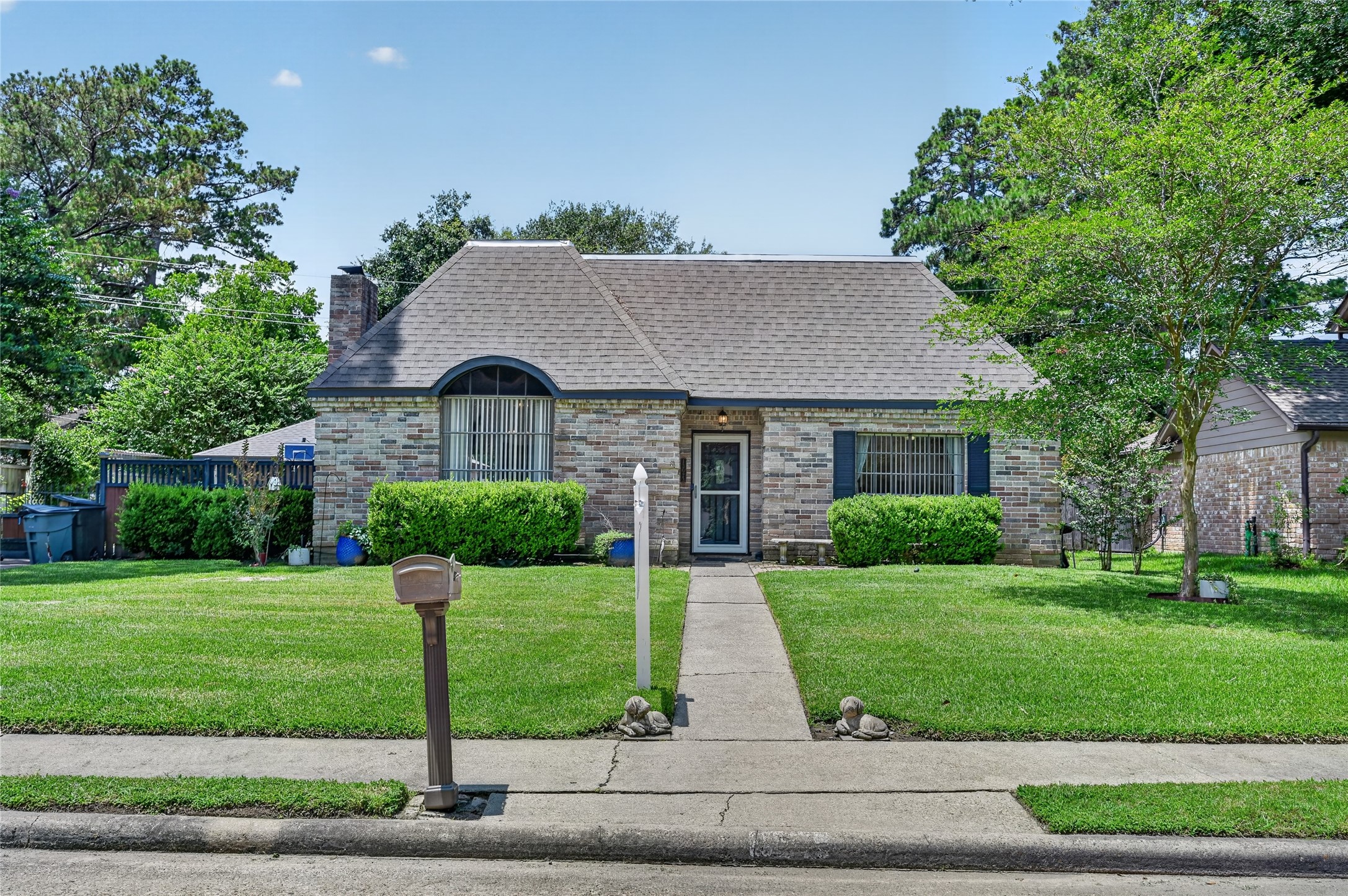 Listing photo 1