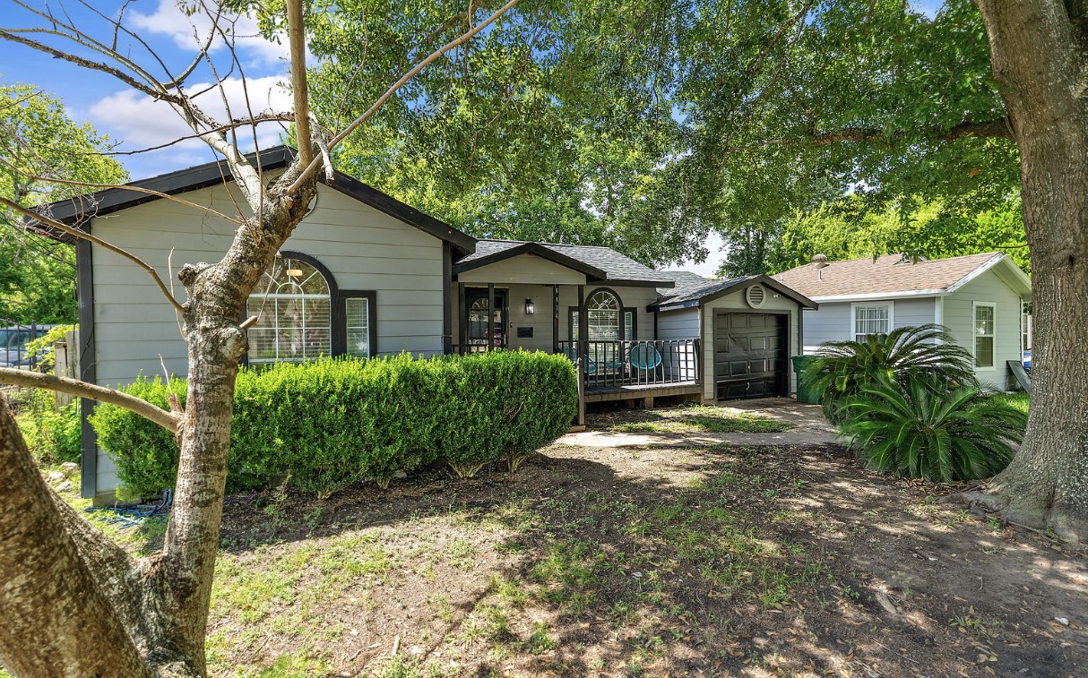 Listing photo 1