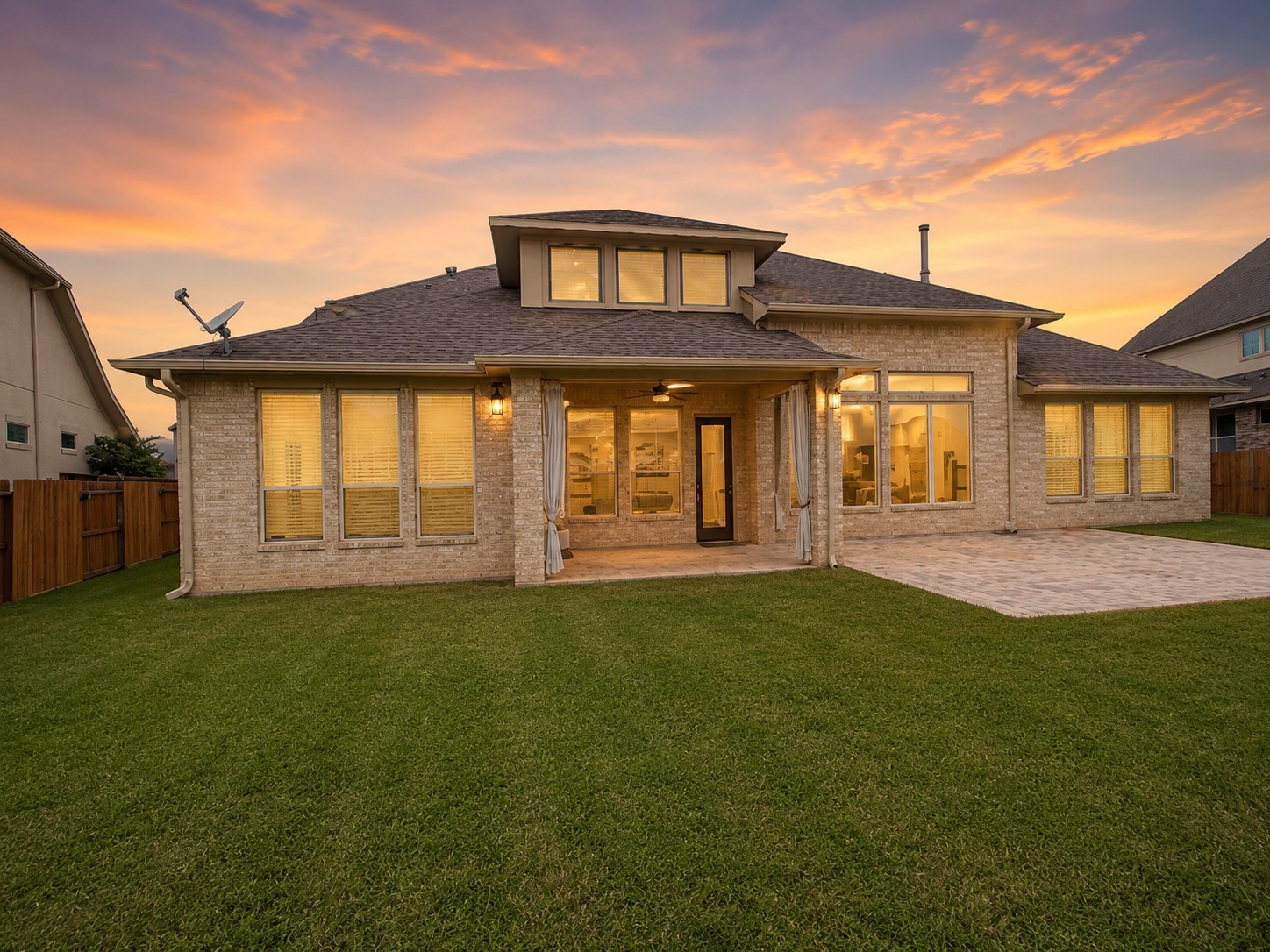 Listing photo 2
