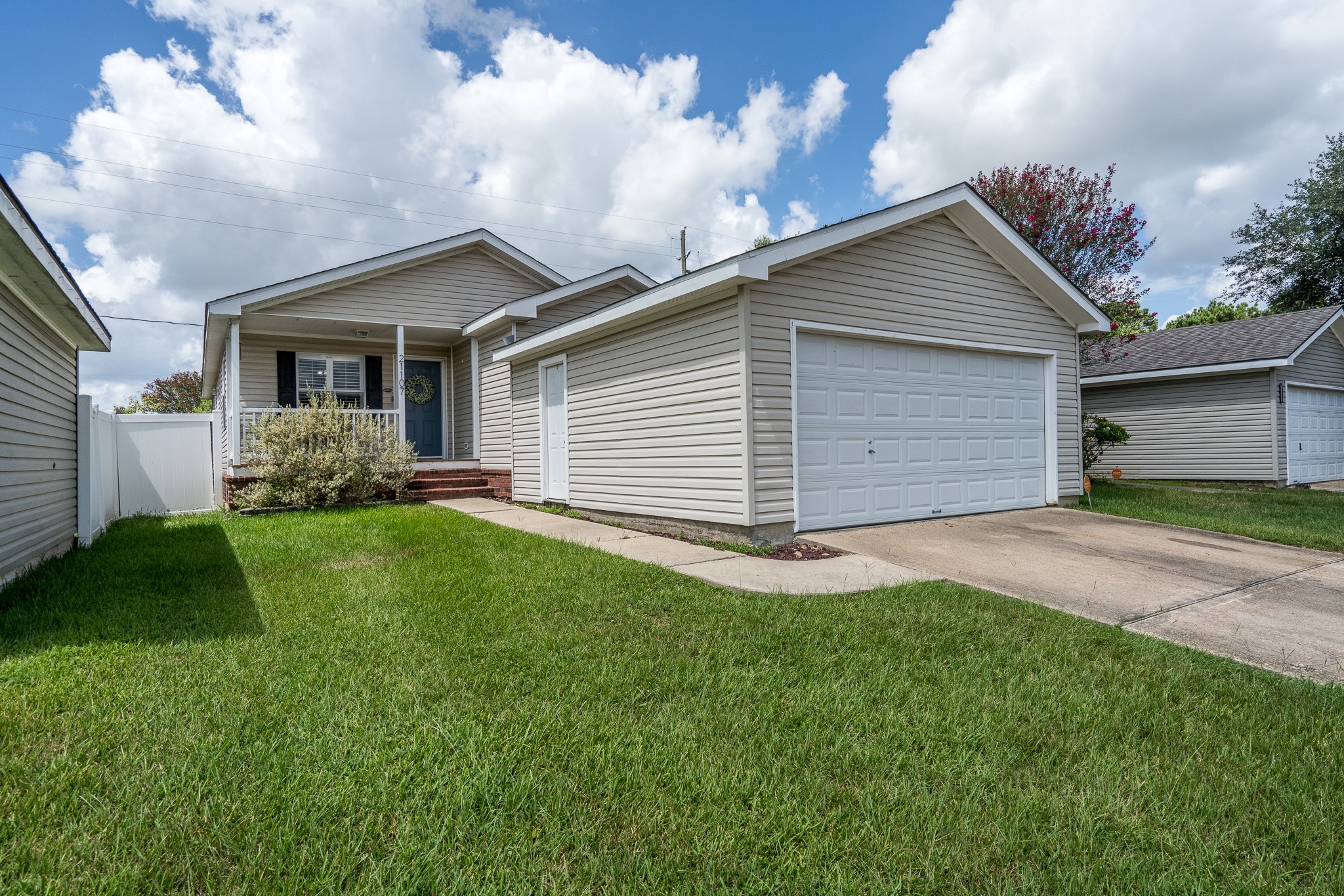 Listing photo 1