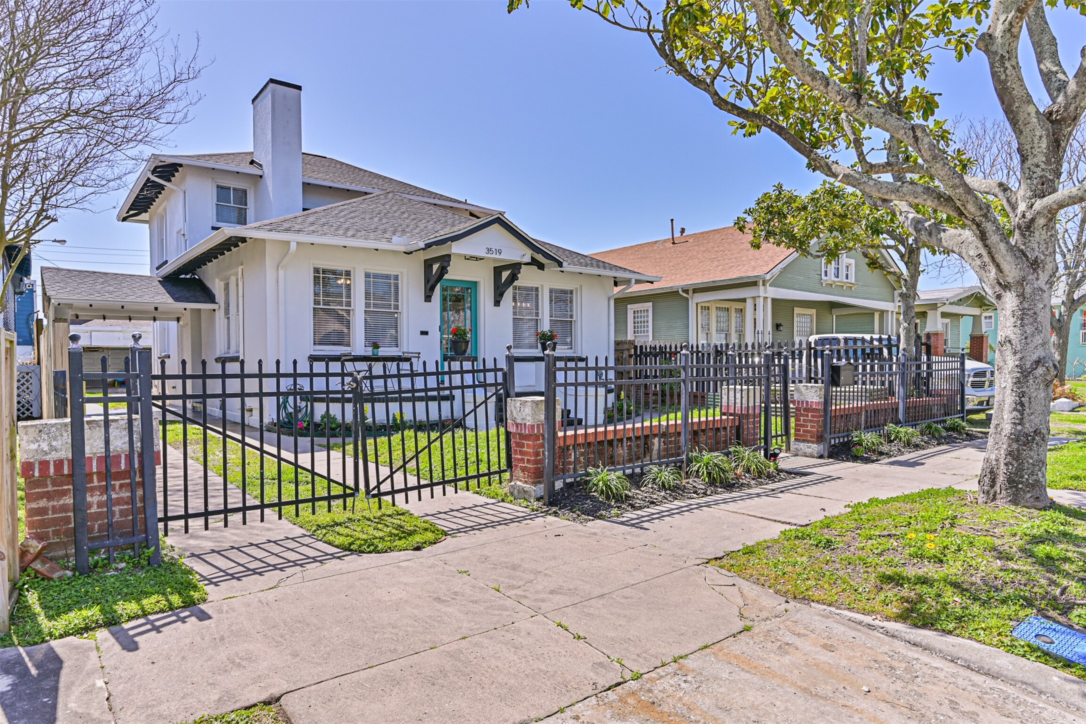 Listing photo 3