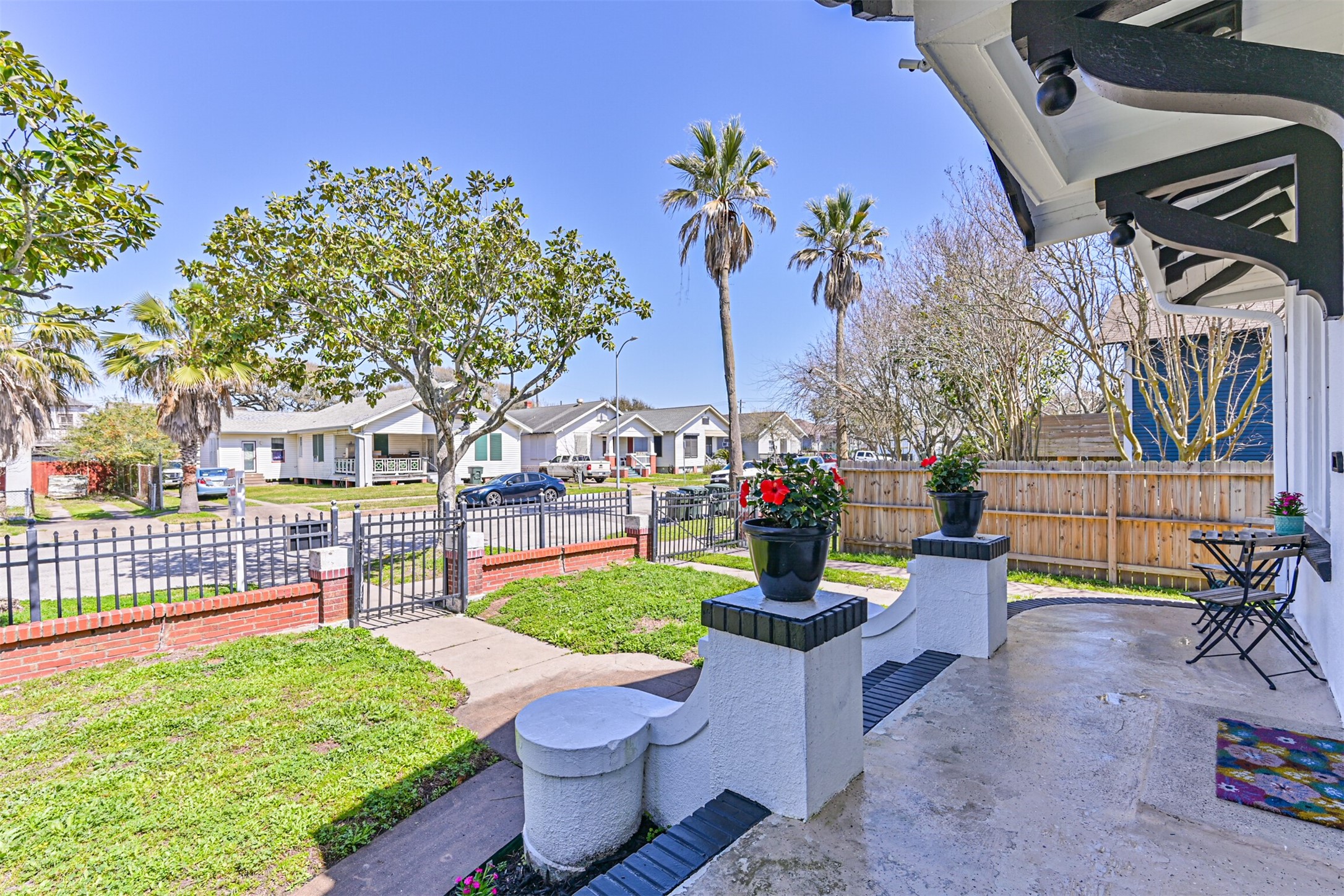 Listing photo 5