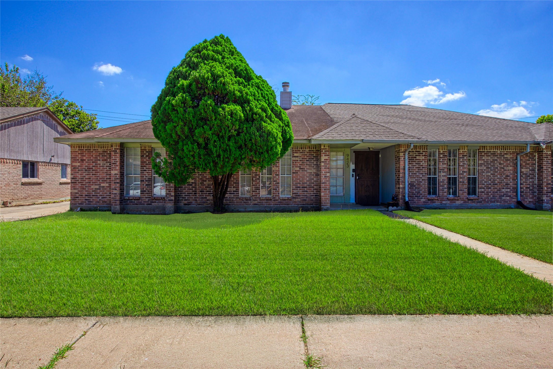 Listing photo 1