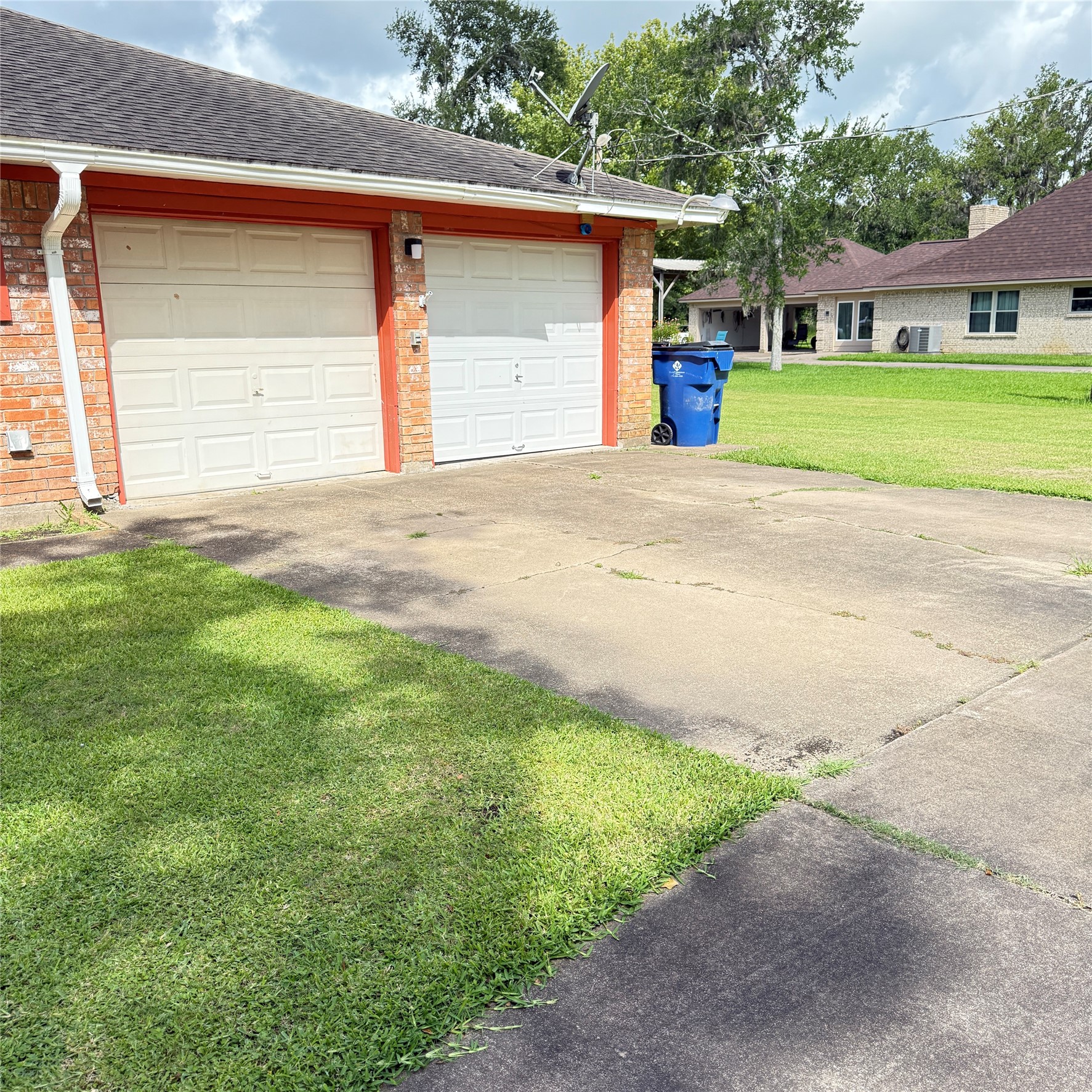 Listing photo 5