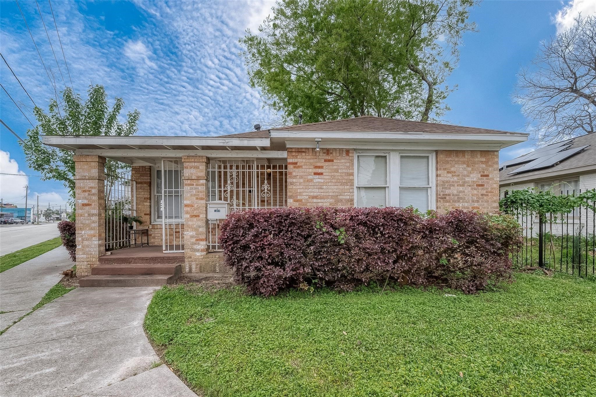 Listing photo 1
