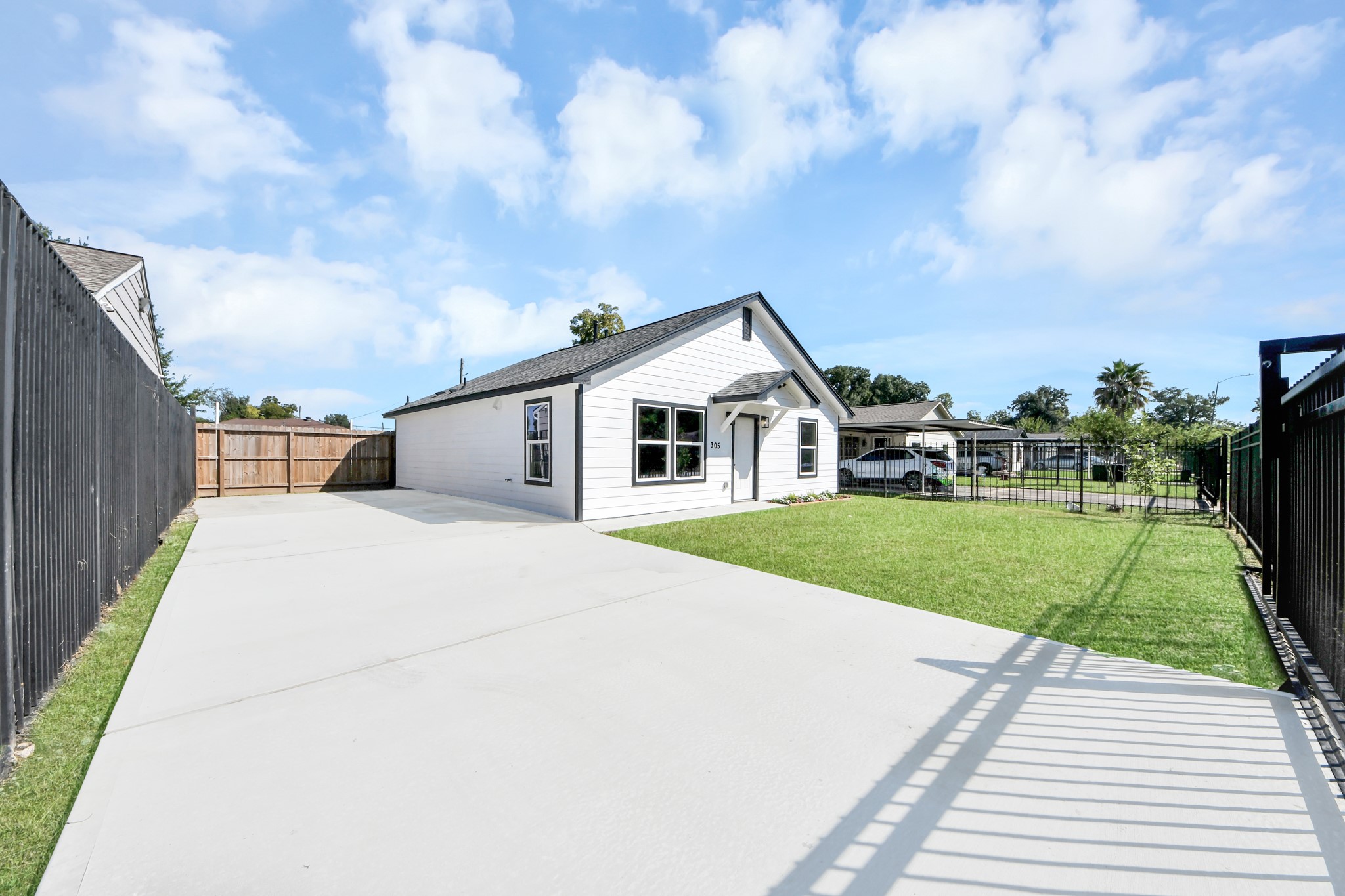 Listing photo 4