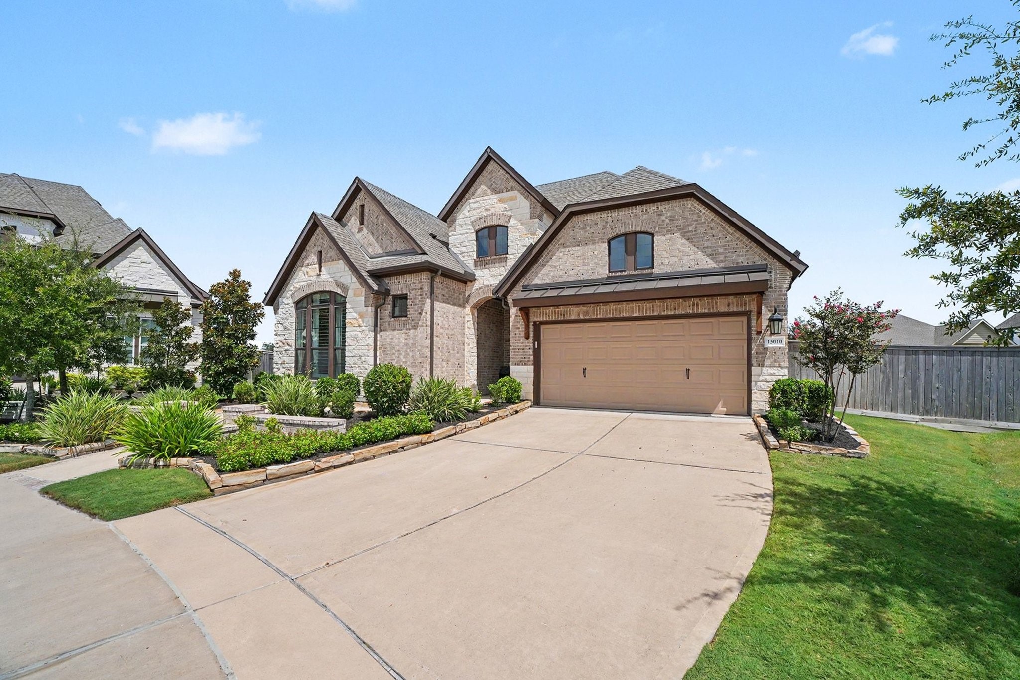 Listing photo 1