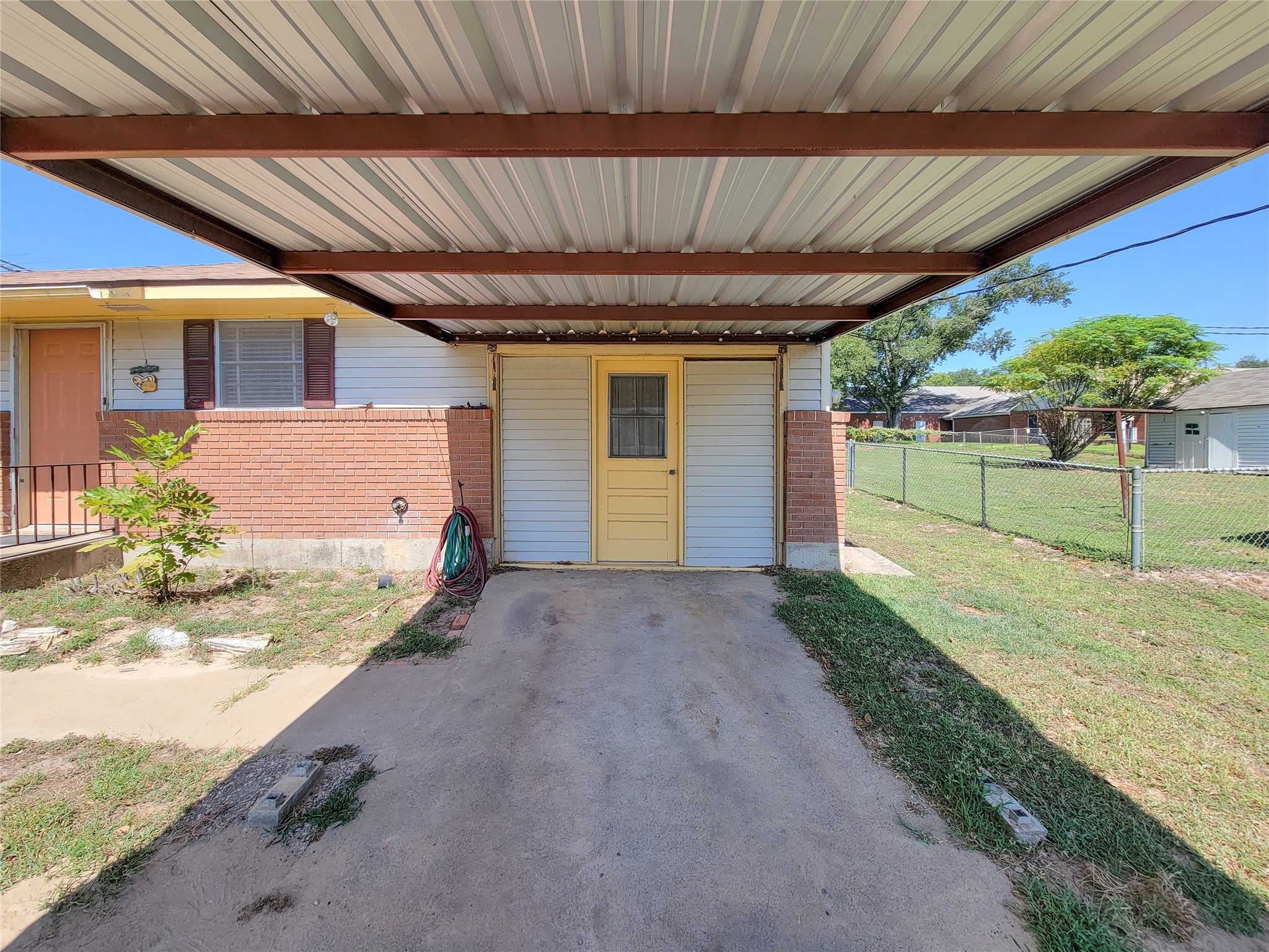 Listing photo 4