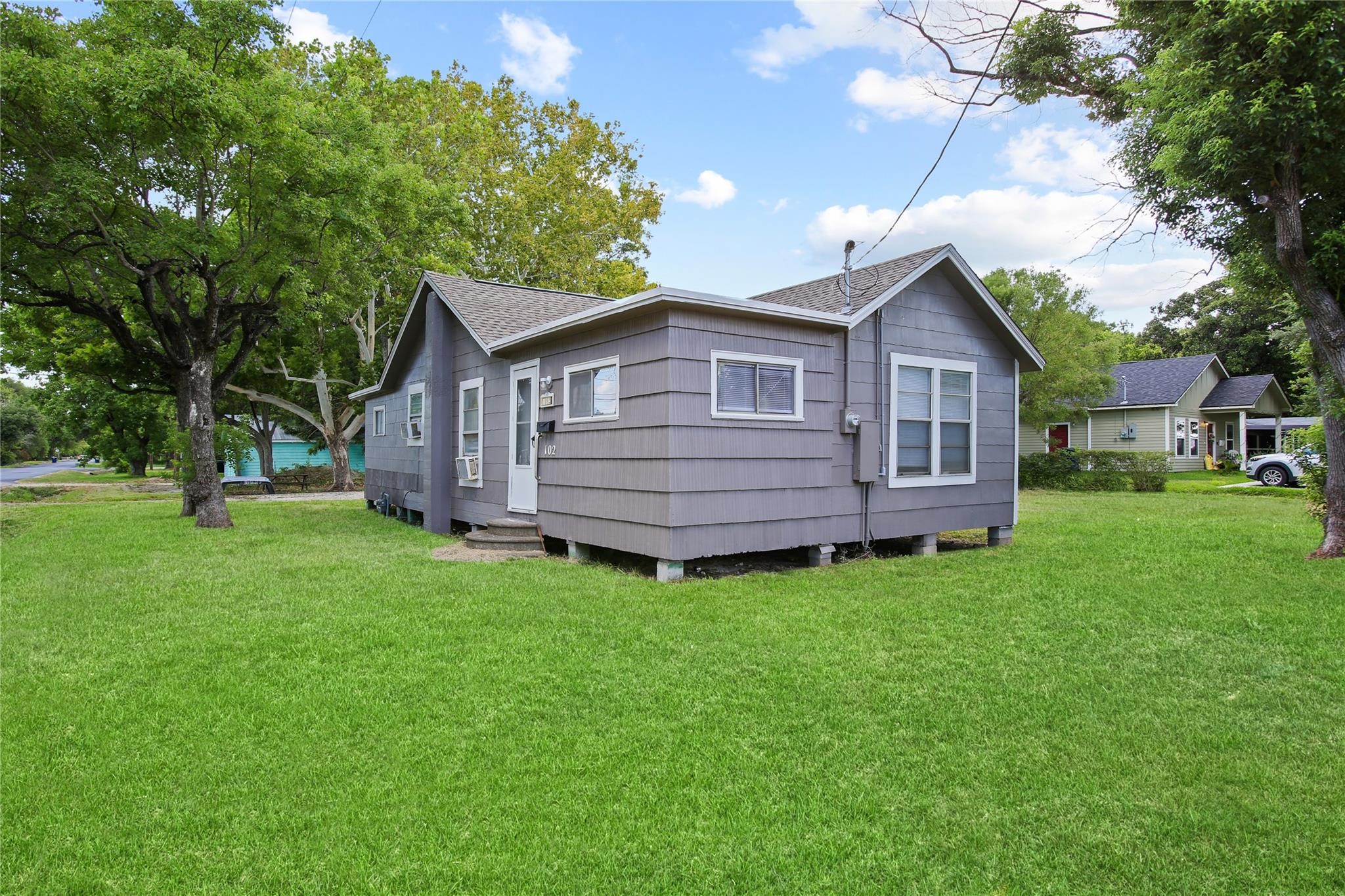 Listing photo 1