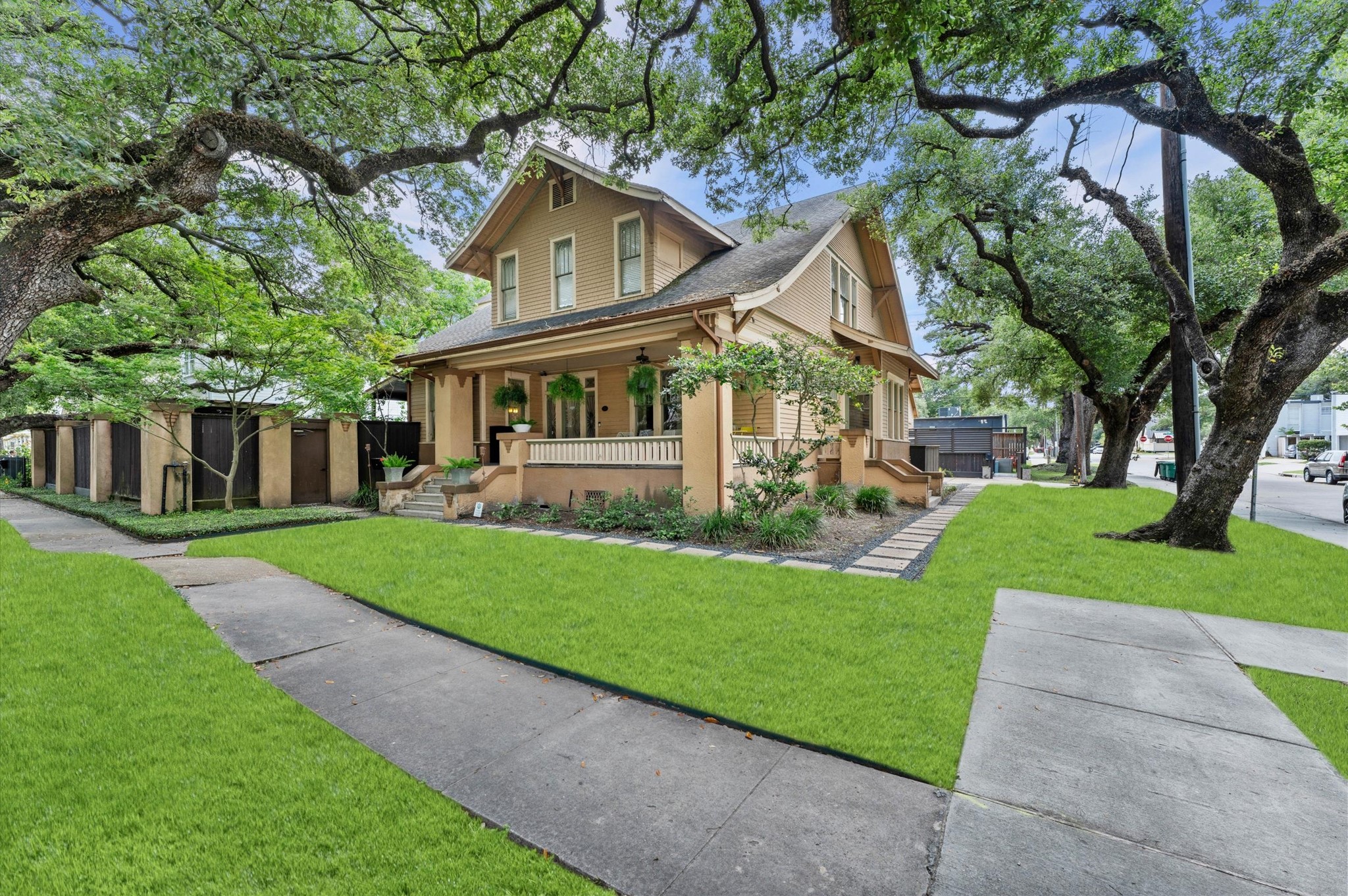 Listing photo 2