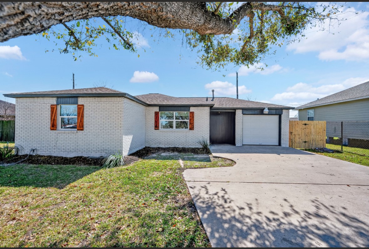 Listing photo 1