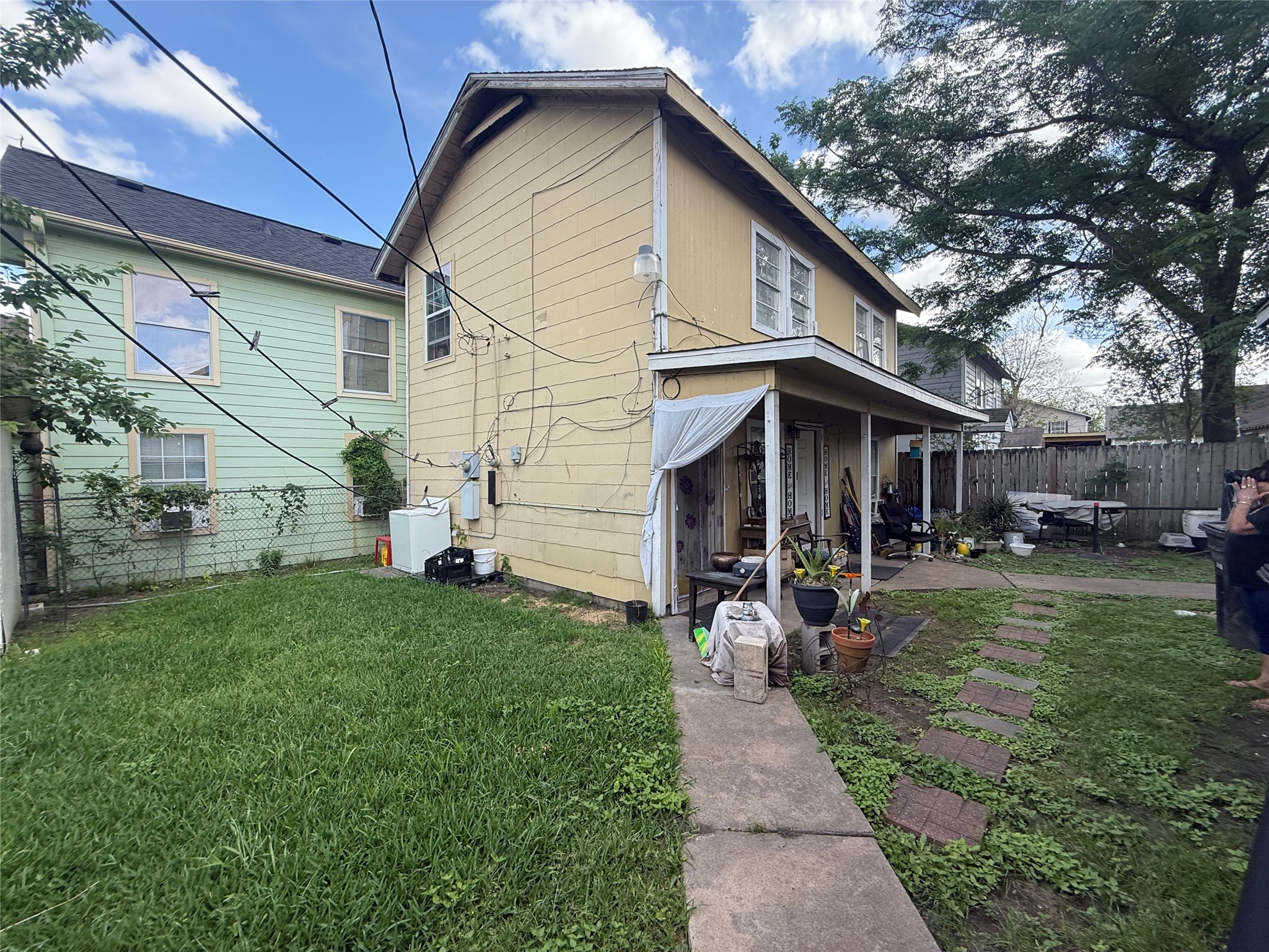 Listing photo 2