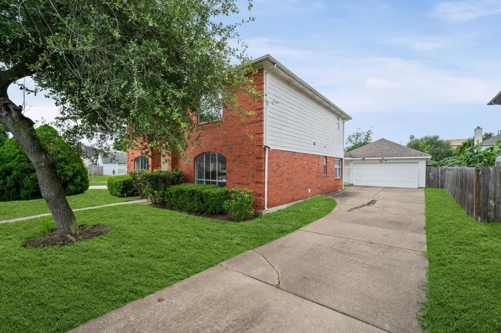 Listing photo 1