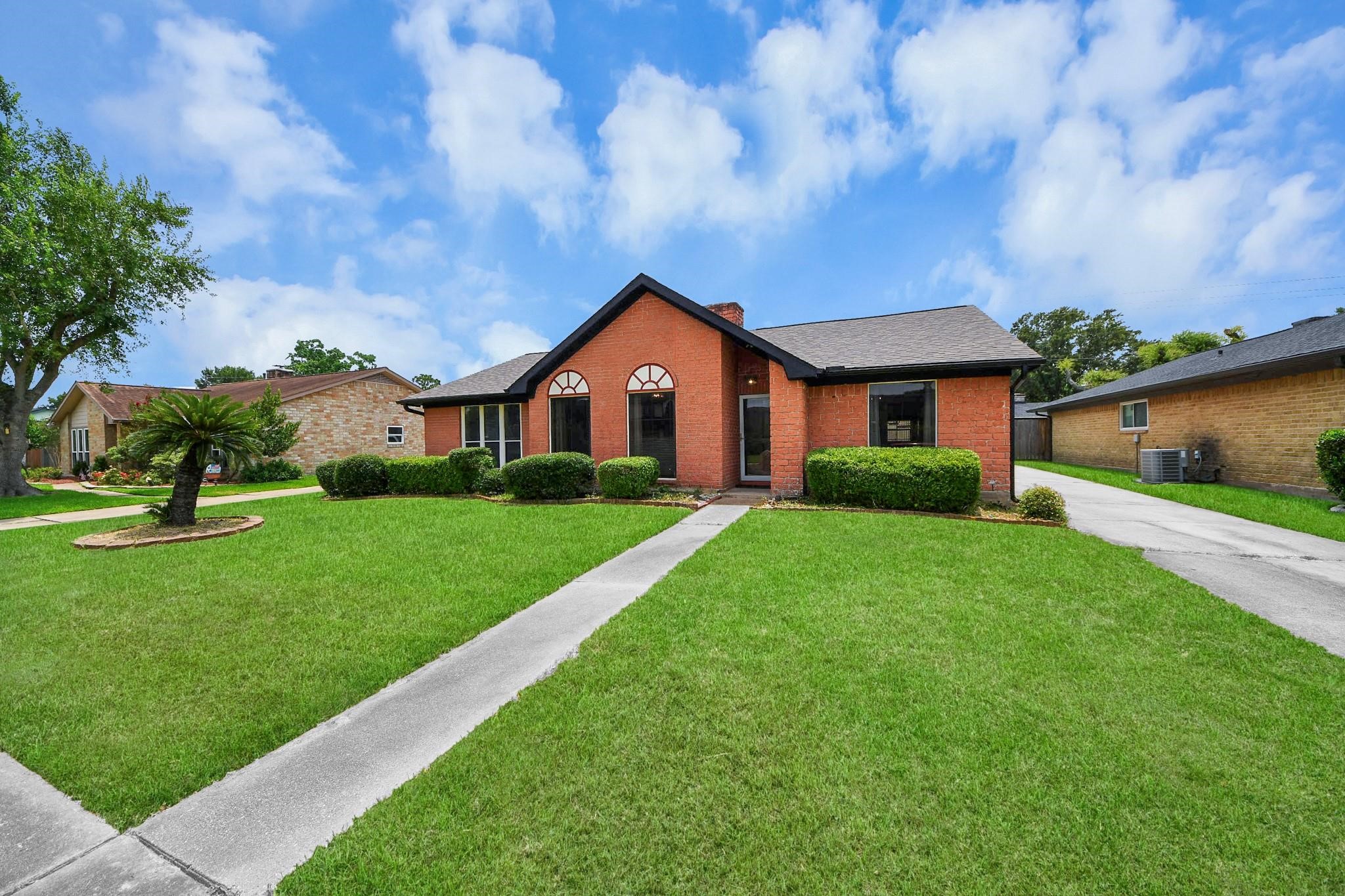 Listing photo 1