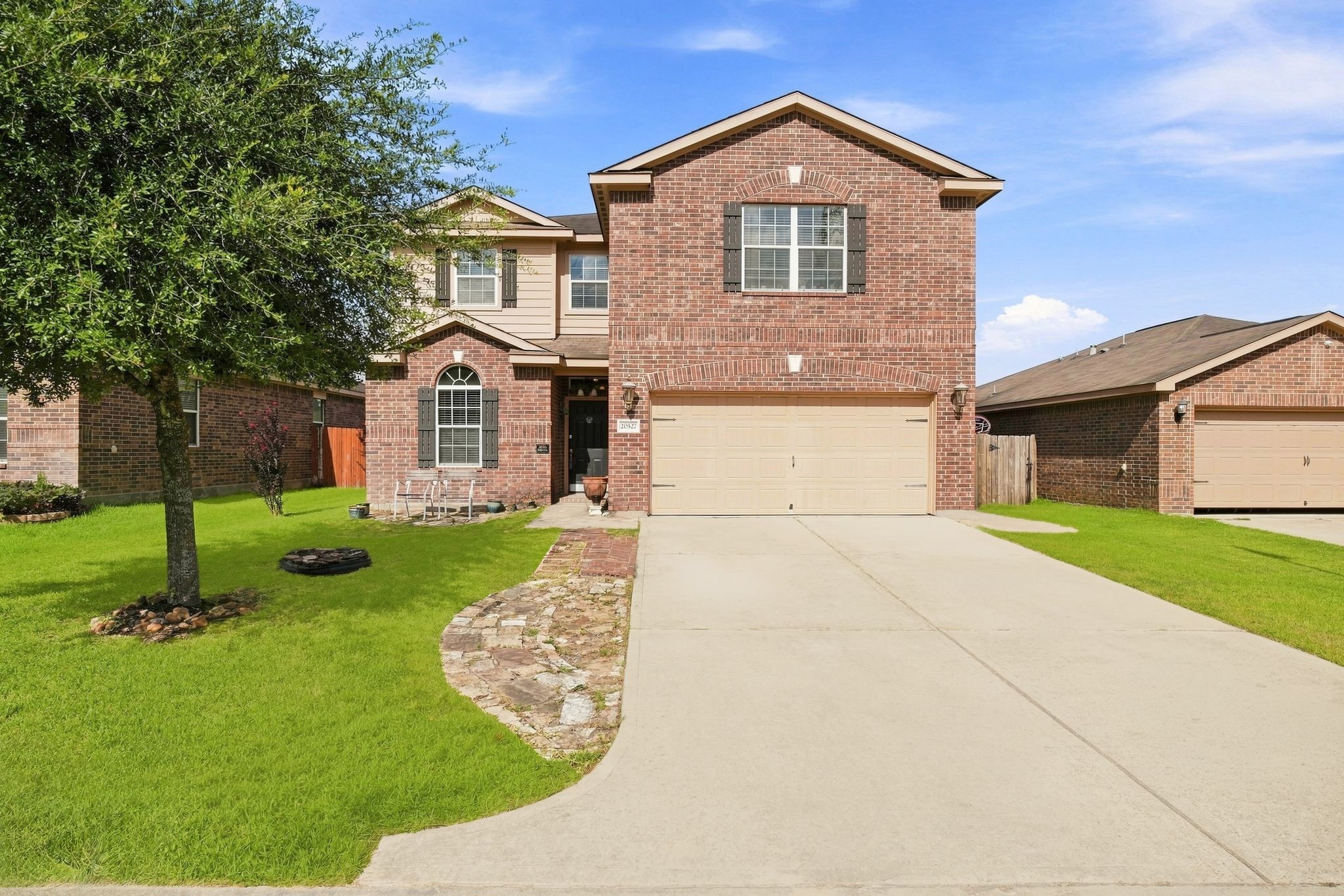Listing photo 1