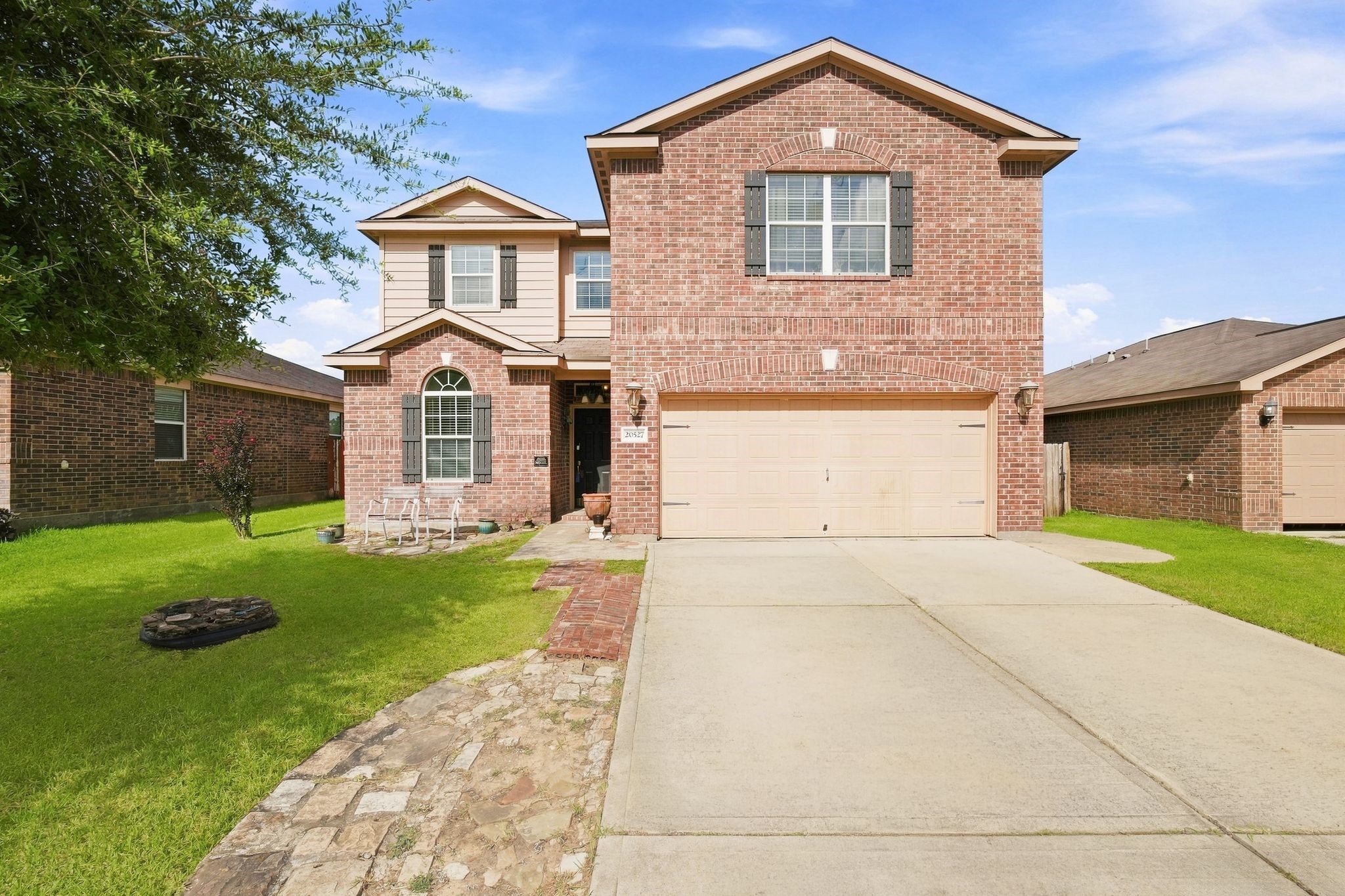 Listing photo 1