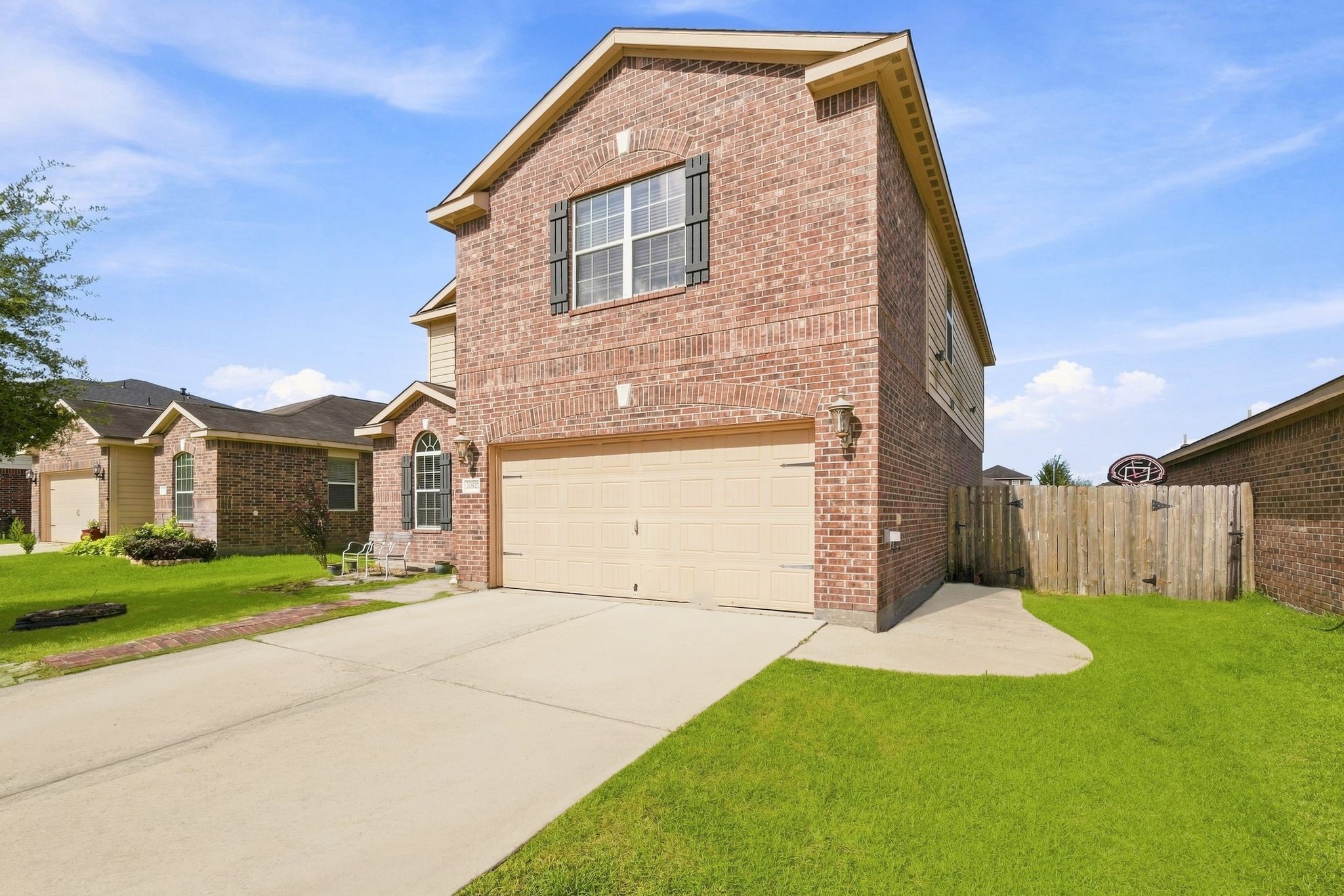 Listing photo 1